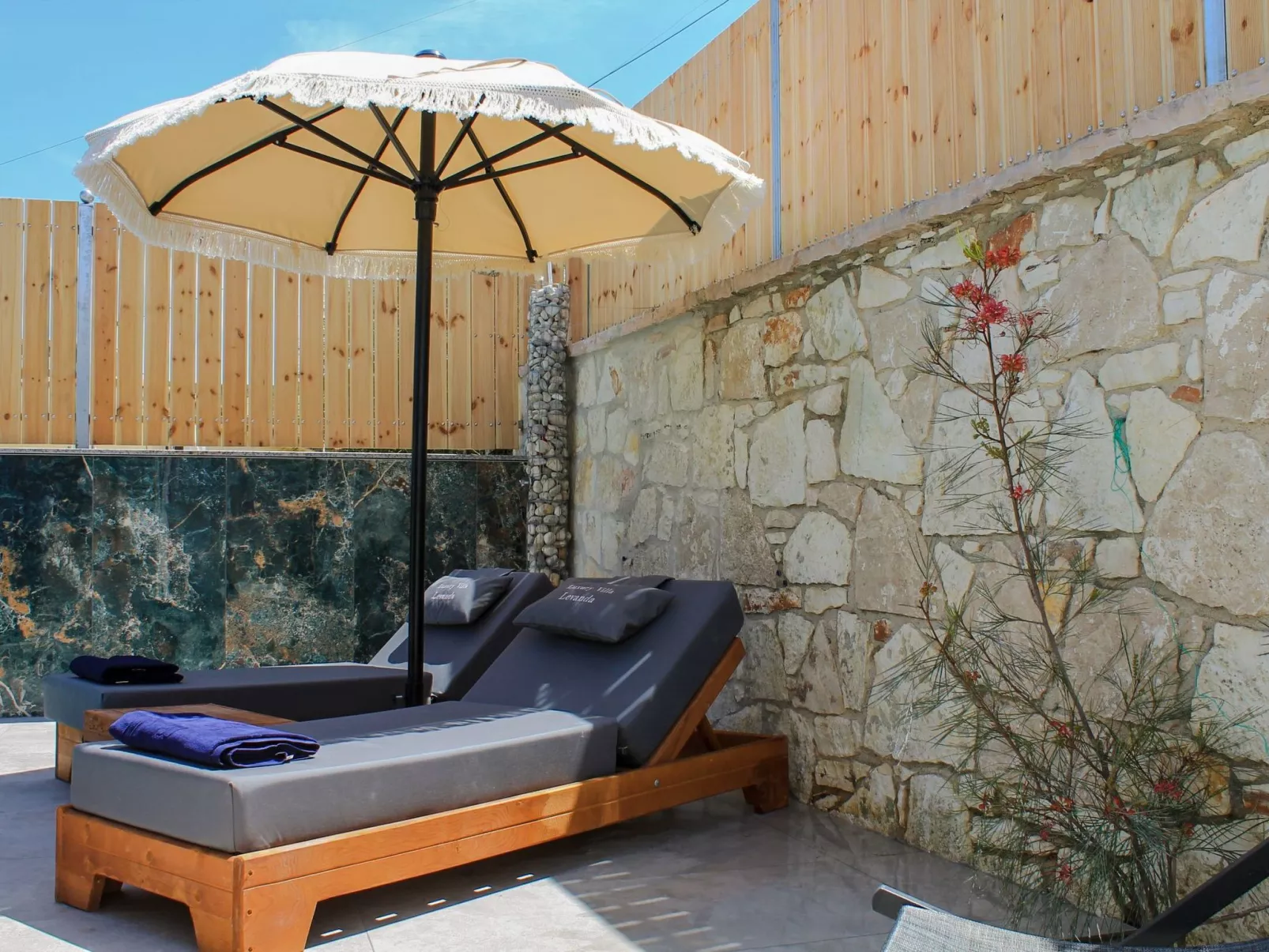 Entdecken Sie die ruhige Opulenz der Luxusvilla Levanda in Südalbanien - Binnen