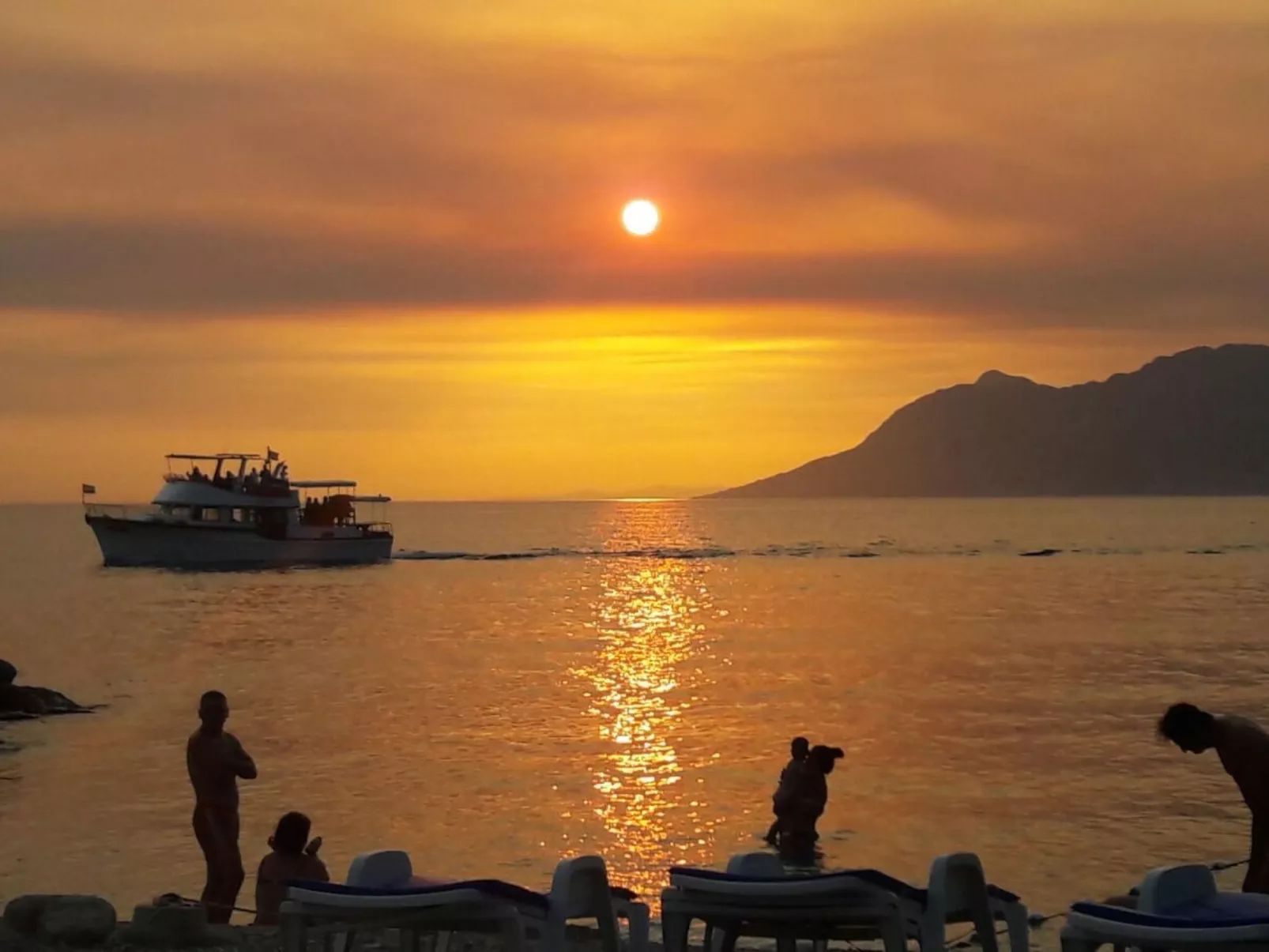 Mit Balkon und Garten sowie Meerblick-Buiten