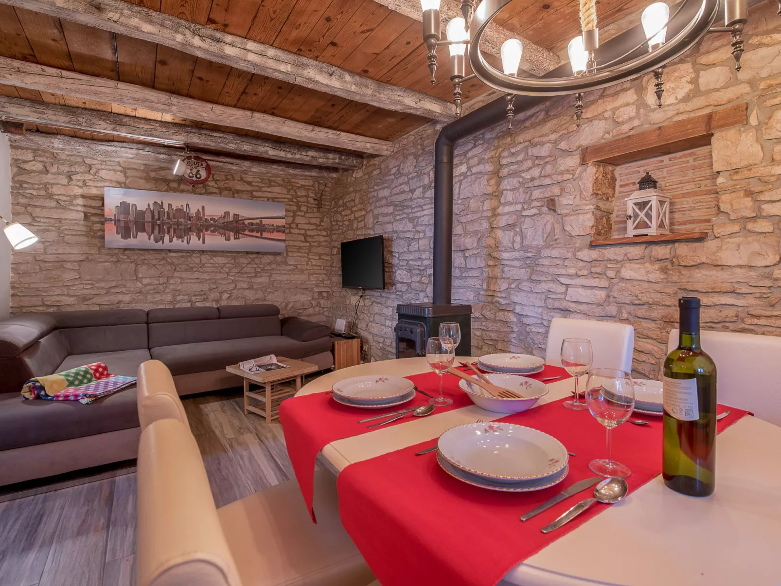 Mit Garten, Terrasse und Grill-Binnen