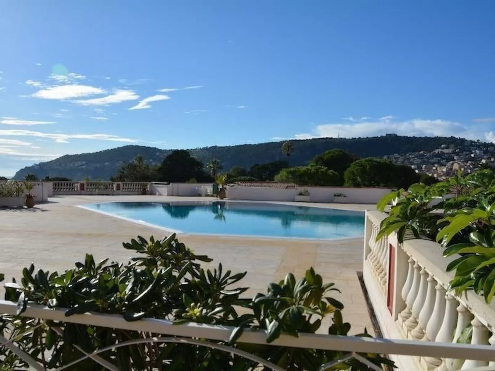 Schöne Wohnung in Villefranche-Sur-Mer-Buiten