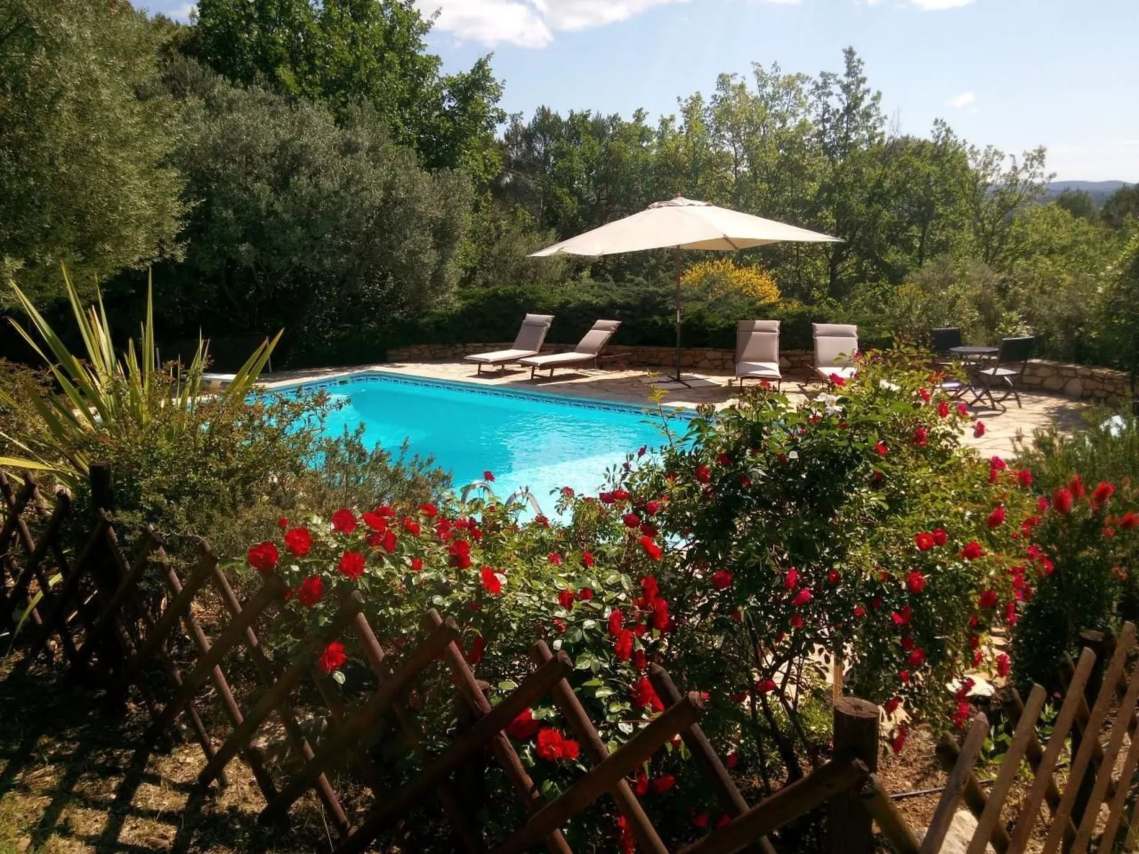 Mit privatem Pool in Cotignac-Buiten