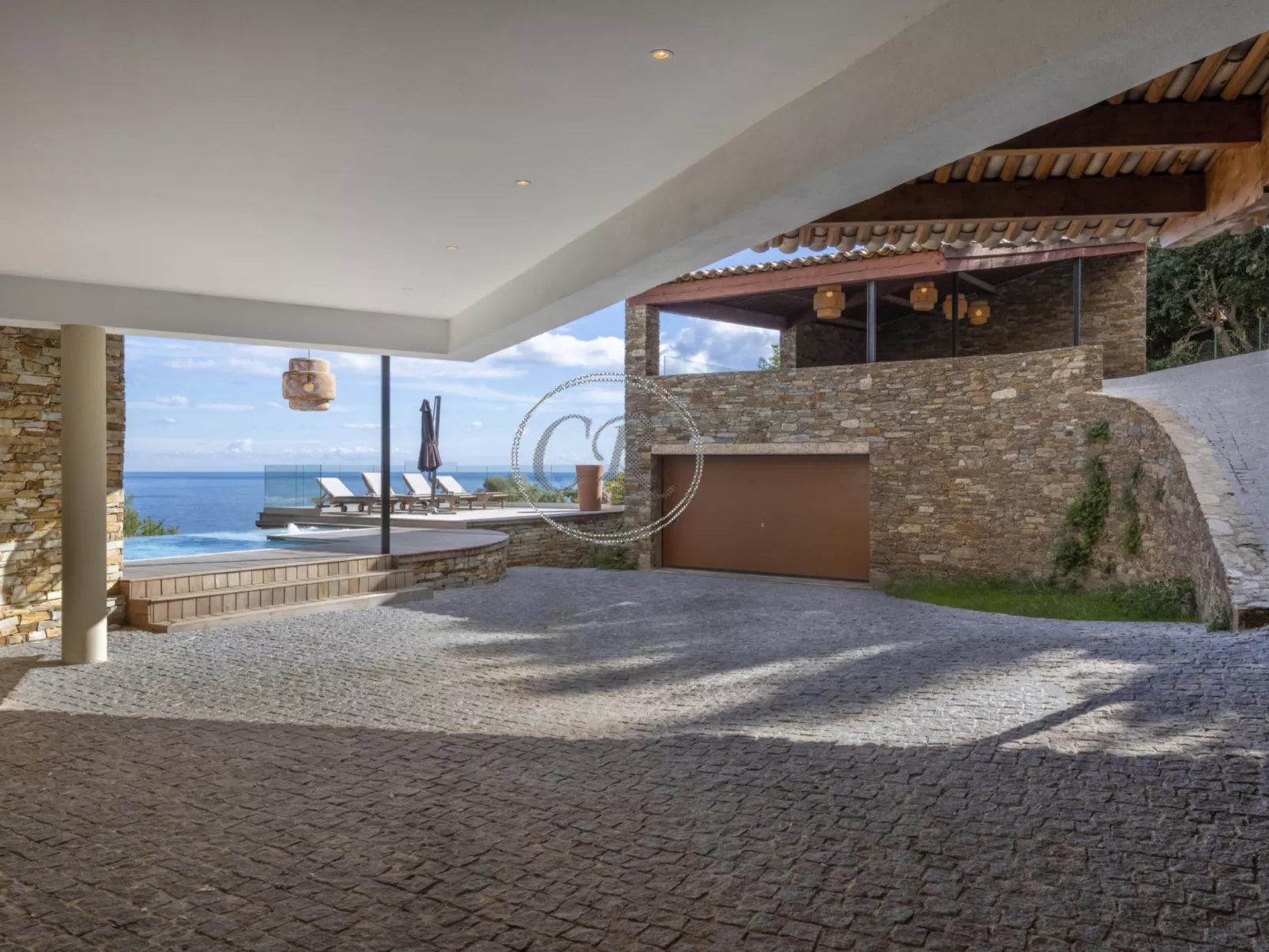 Außergewöhnliche Villa am Cap Bénat-Binnen