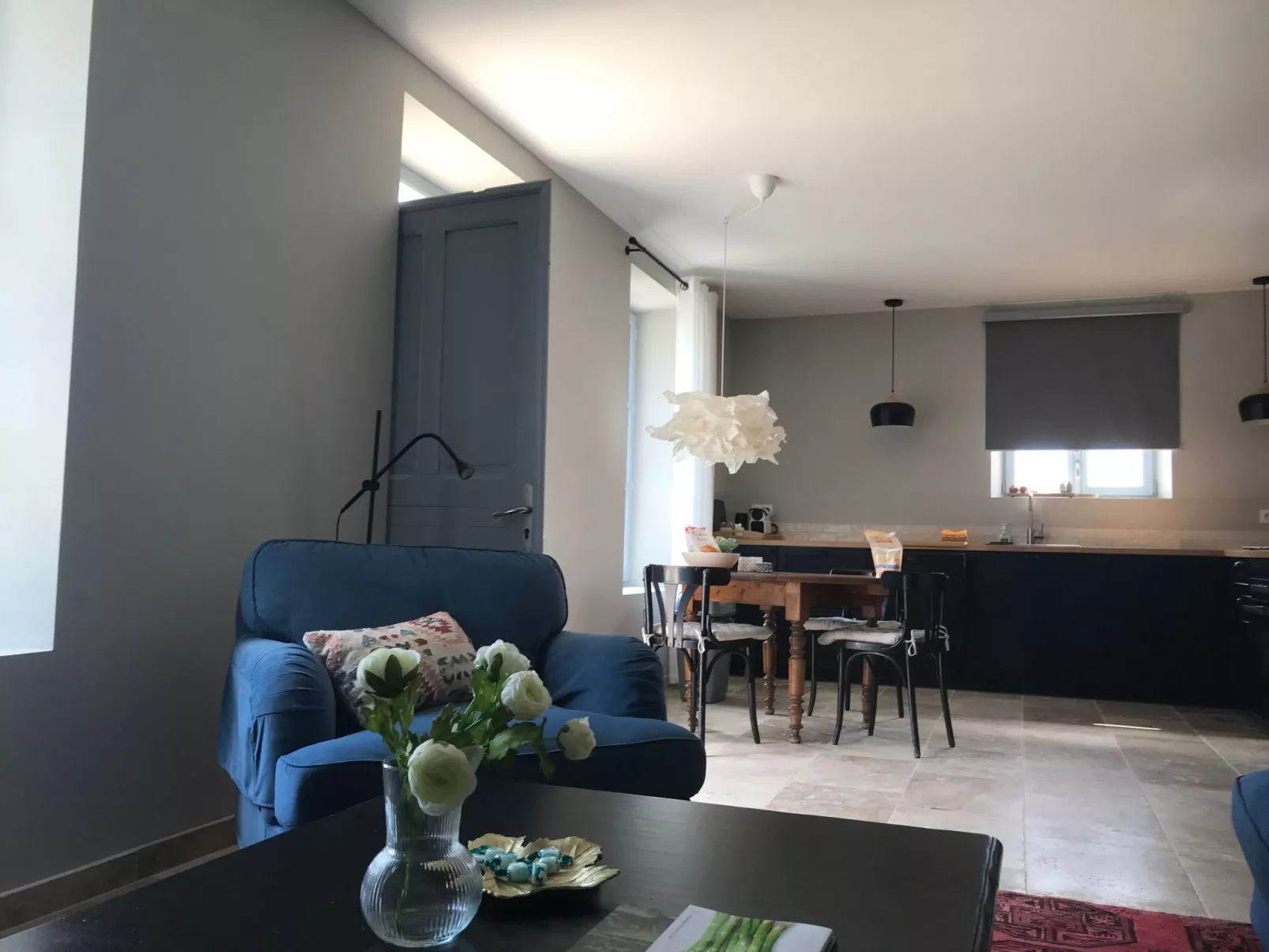 Maison Carrée-Binnen