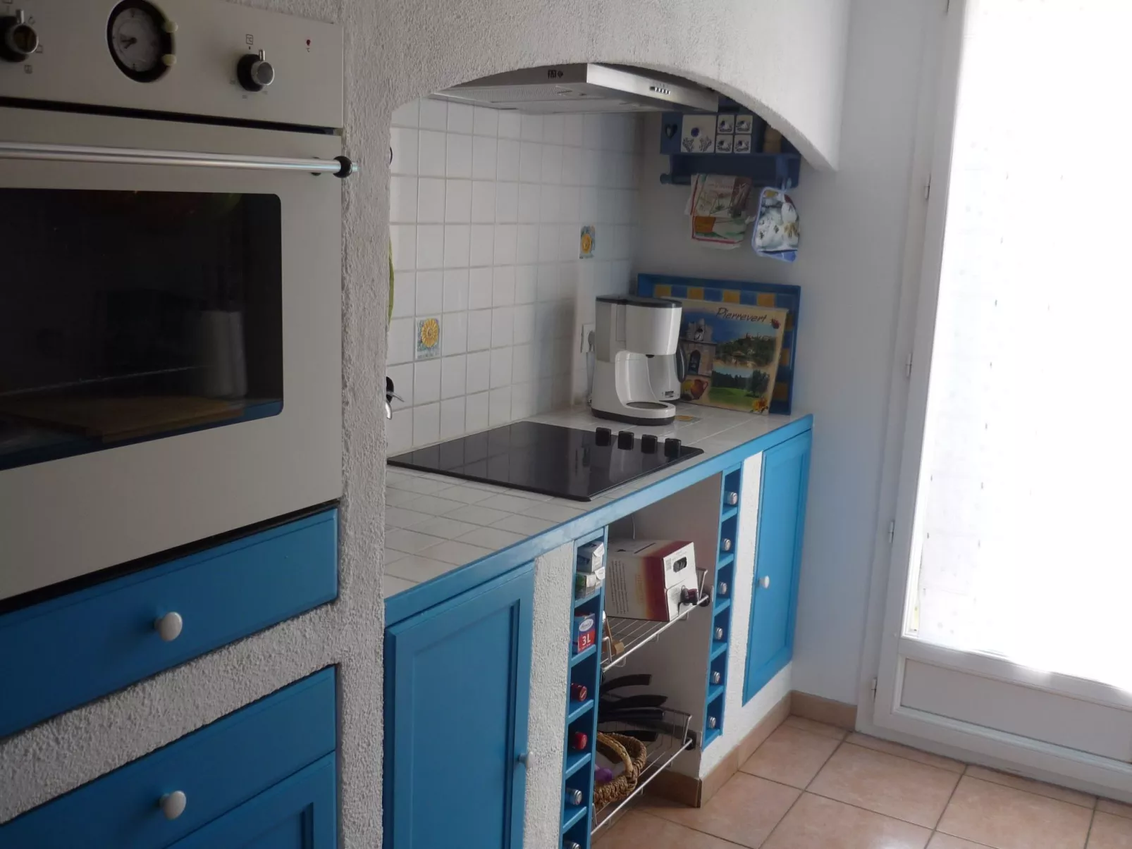 Komfortables Ferienhaus mit Gemeinschaftspool-Binnen