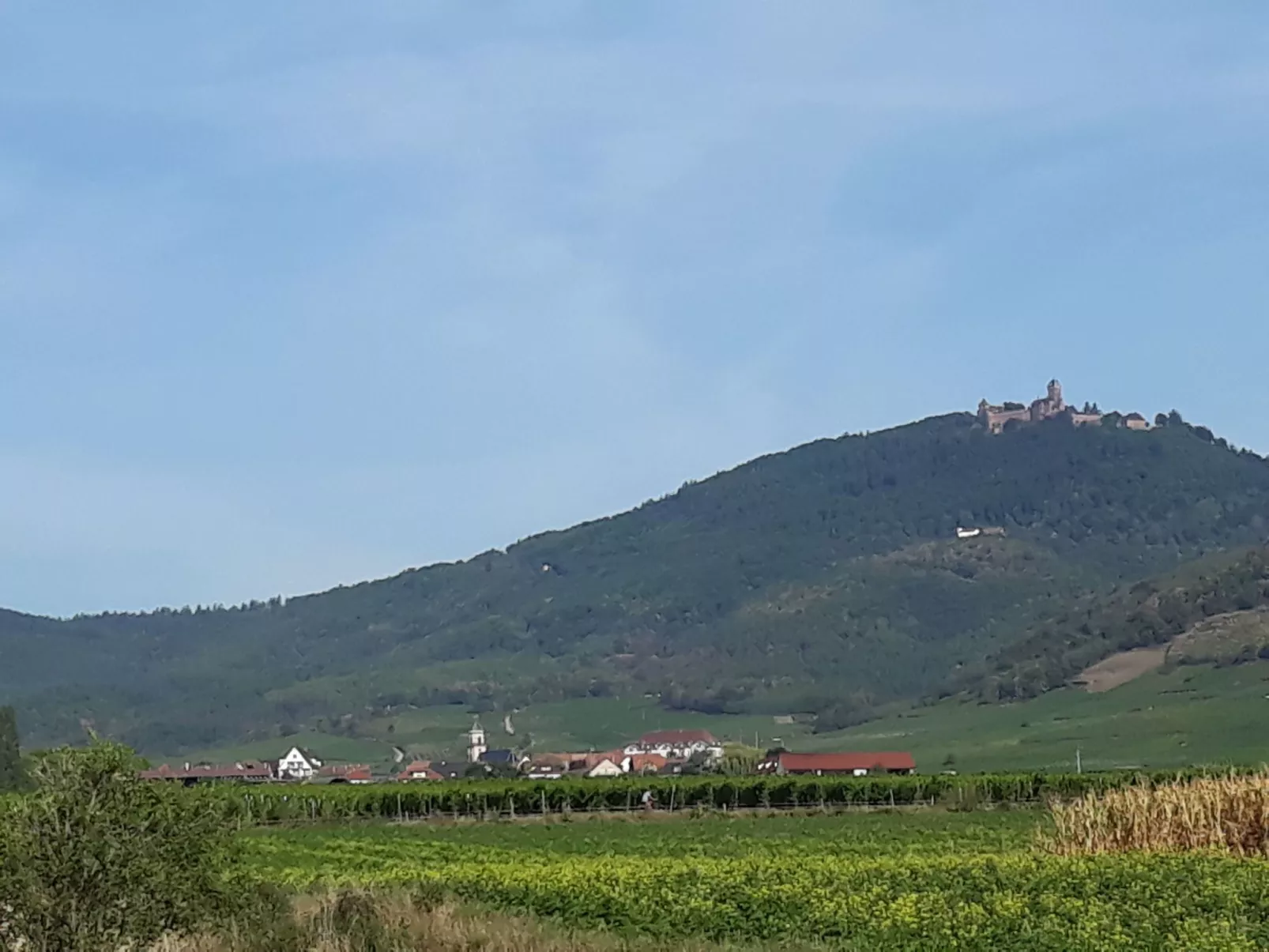 "Gite du forgeron" (Schmiedehaus)-Buiten