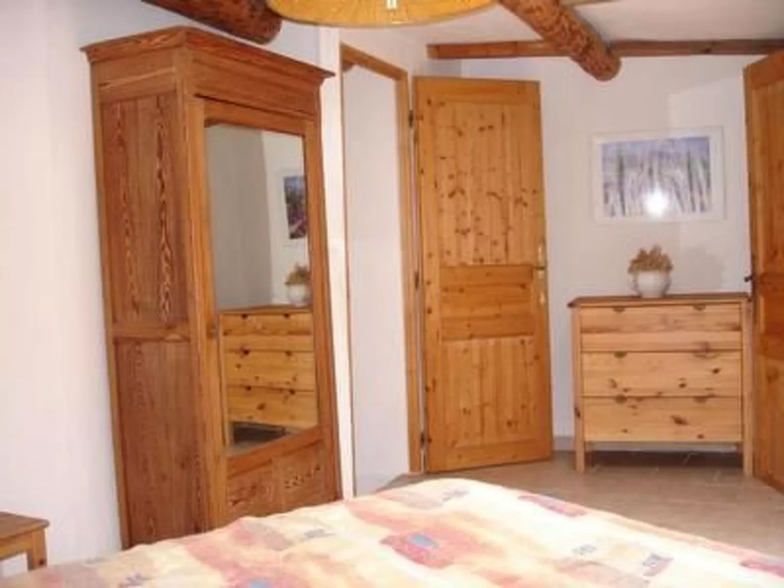 In Sillans-La-Cascade mit Garten-Binnen