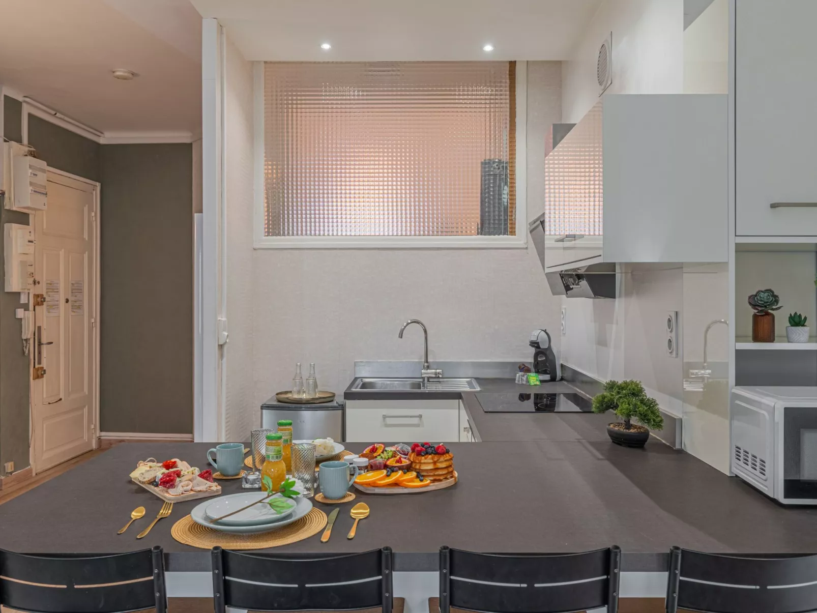 Ferienwohnung "Luxury Cinéphile"-Binnen