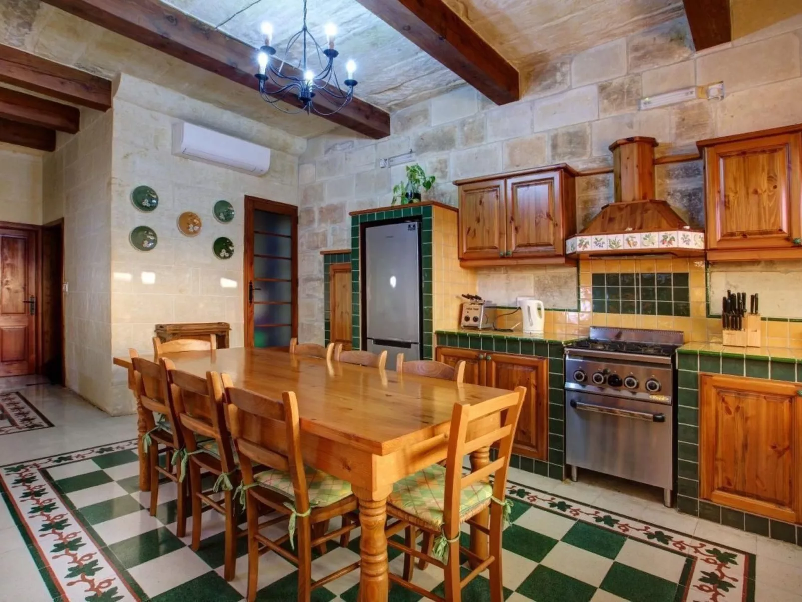 Villa "Ta Menzja" mit Garten, Grill und Terrasse-Binnen