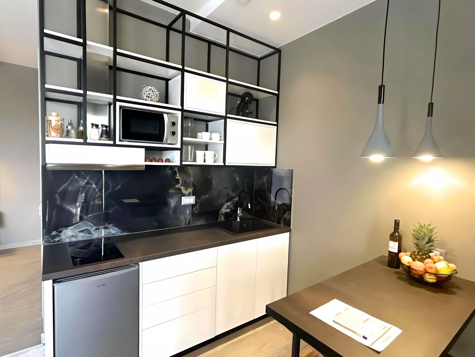 Canes Maxima Suite Privater Pool-Binnen