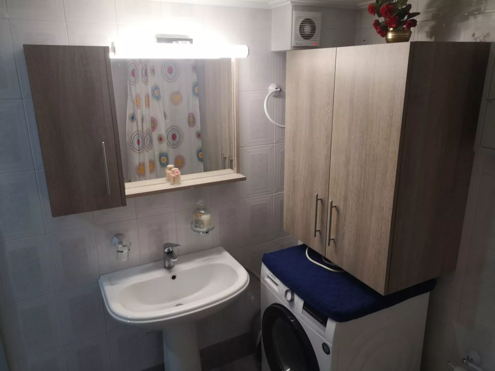 Mit Blick auf das Wasser-Binnen