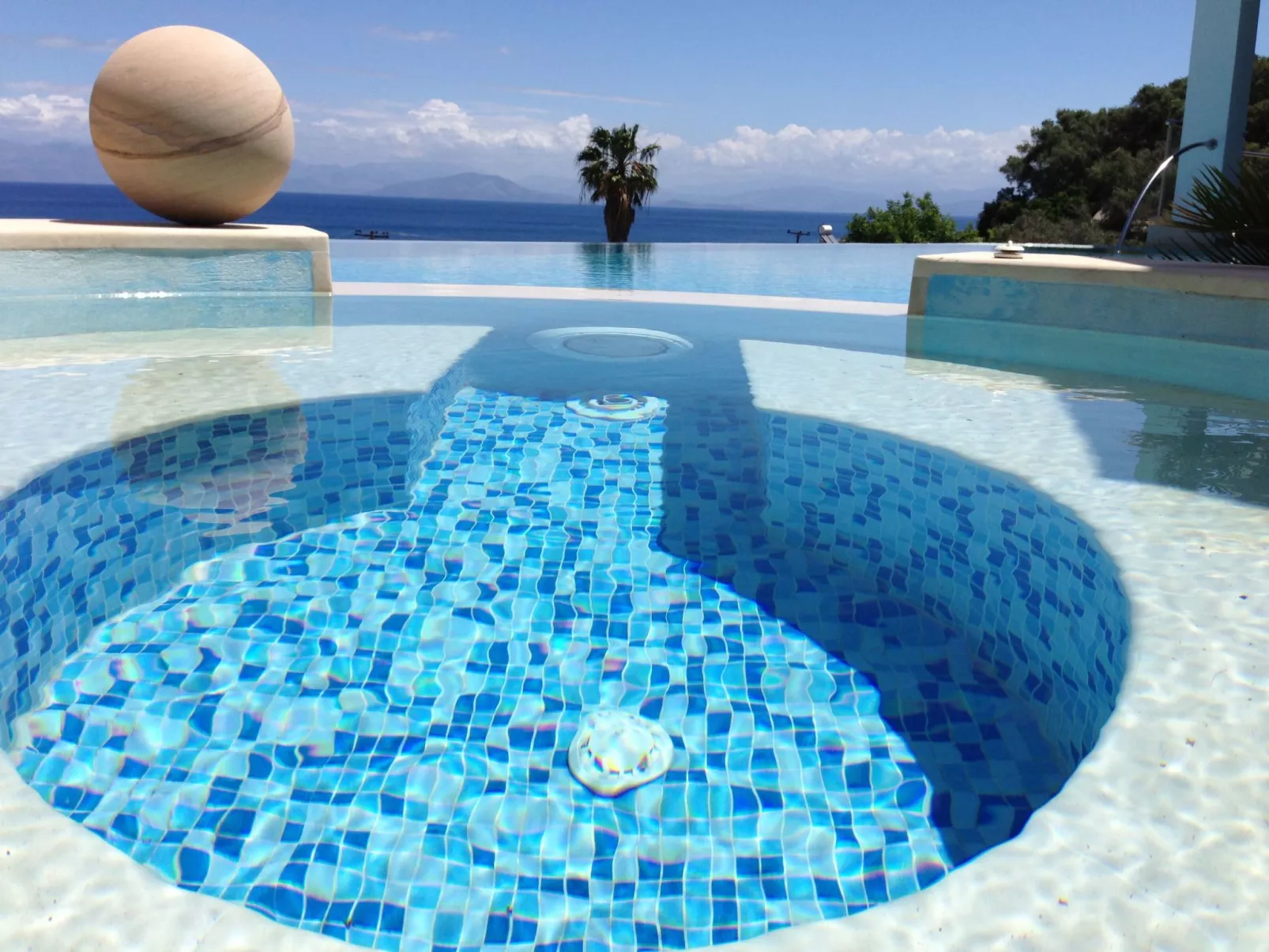 Ferienvilla mit Blick auf das Wasser-Buiten