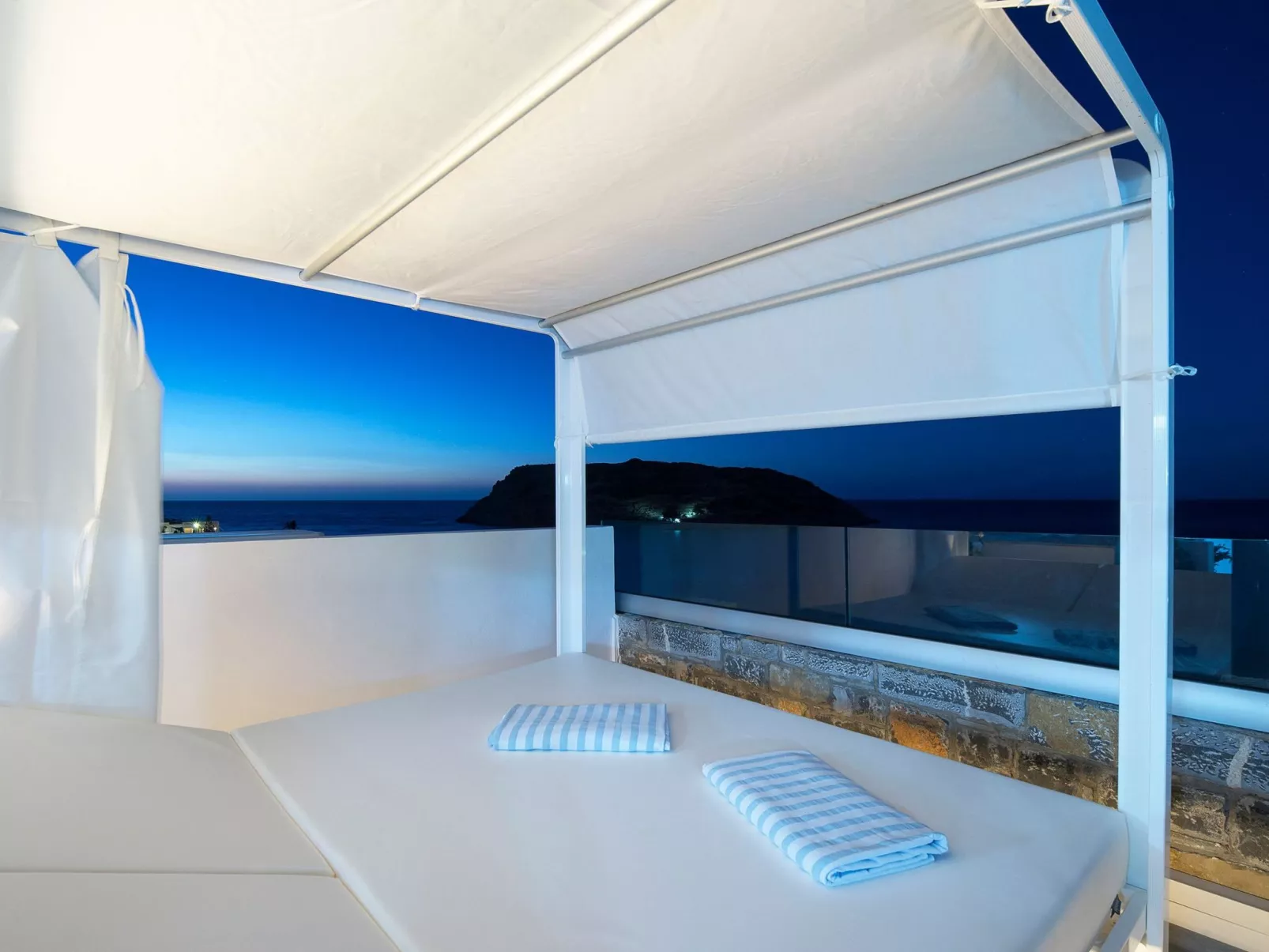 Neue Villa Moments am Meer mit Whirlpool, 50 m zum Strand-Binnen