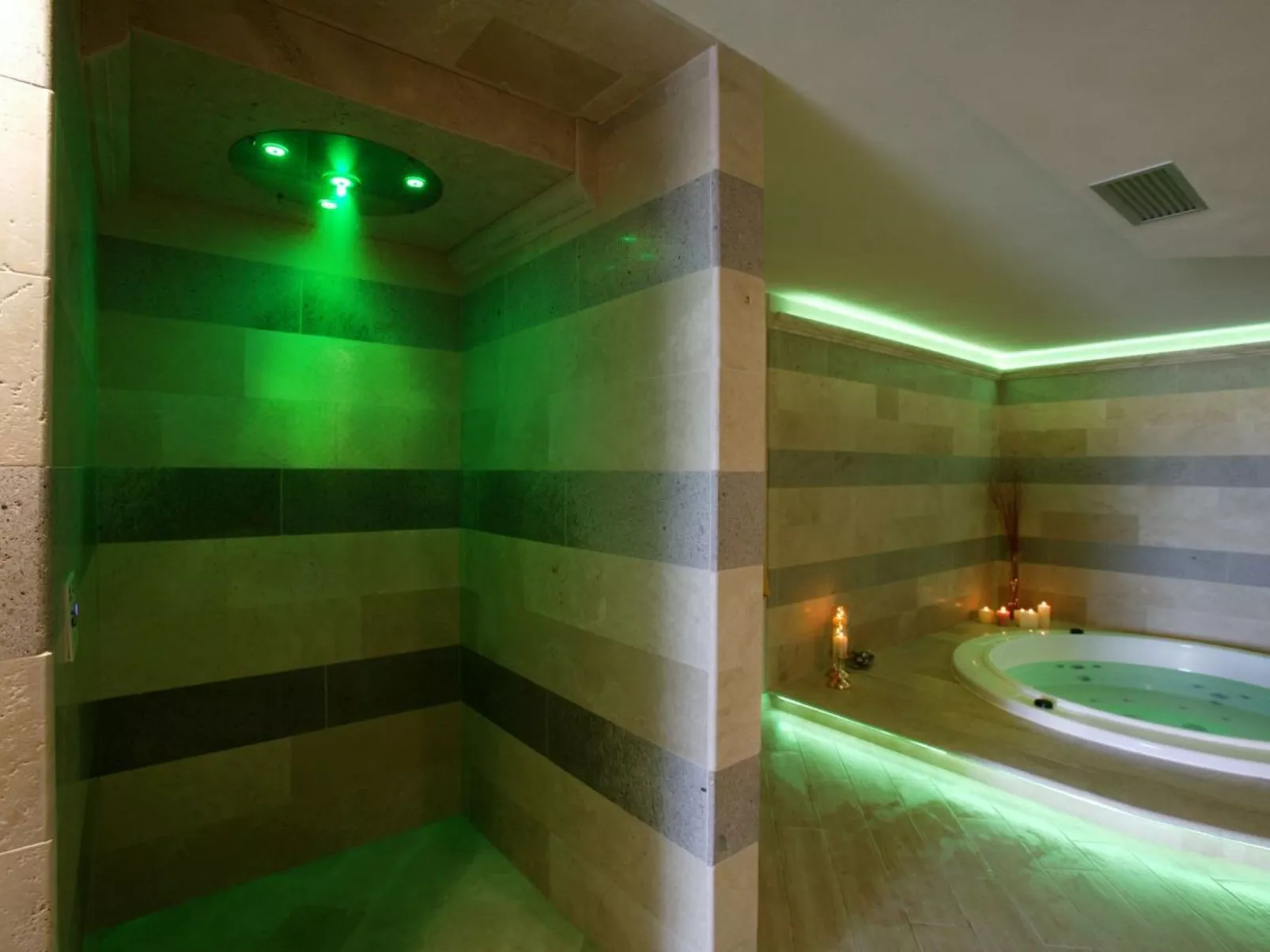 Villa mit Infinity-Pool-Image-tags.info