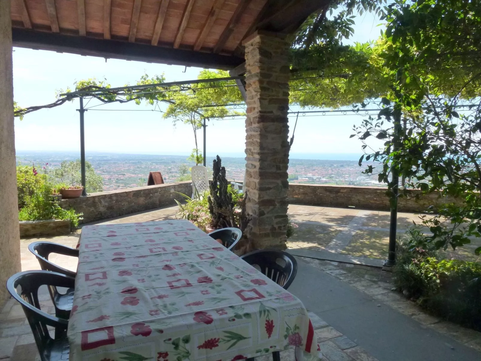 Mit Blick auf das Wasser-Buiten