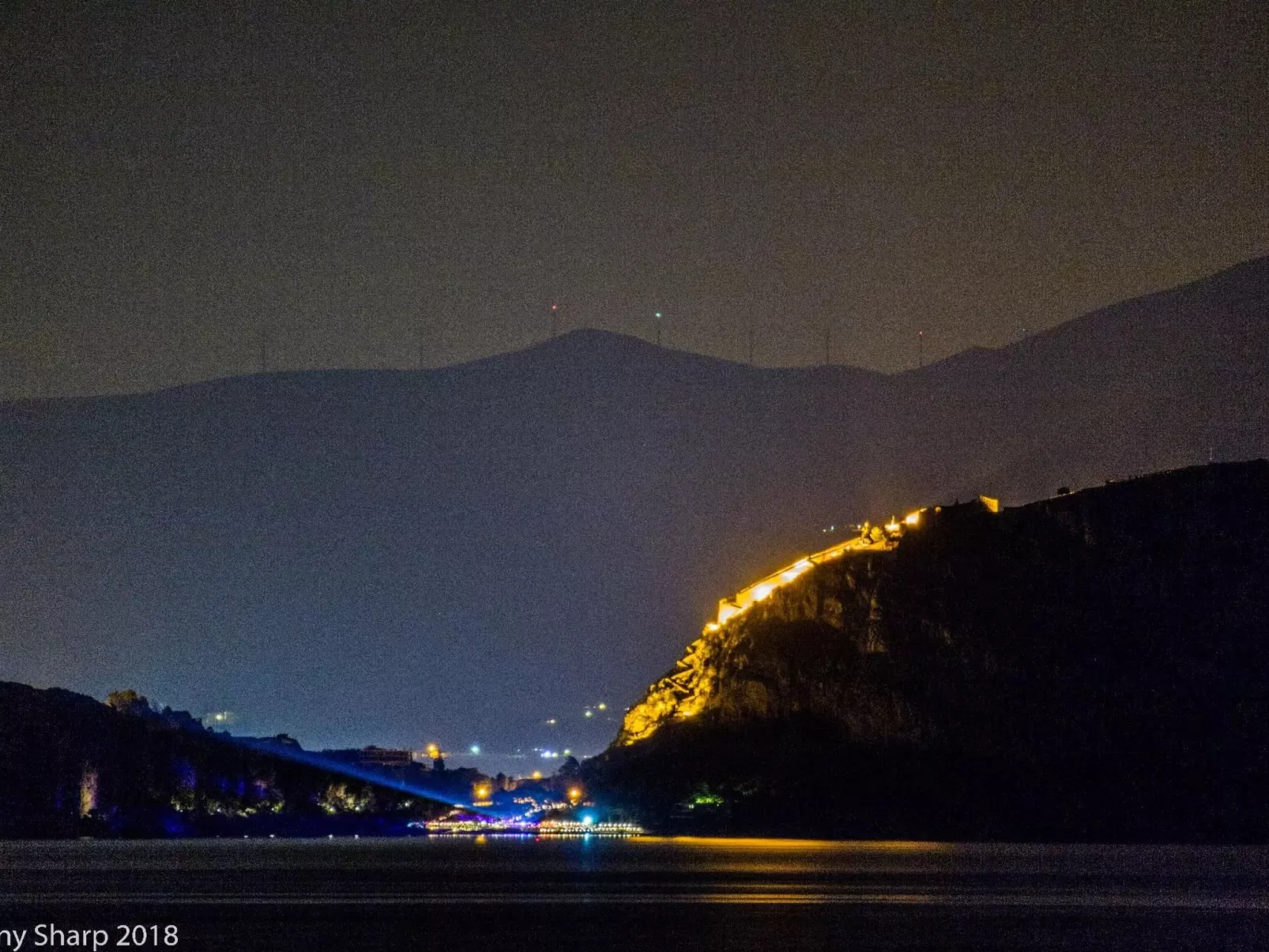 Zesa mit Balkon und Meerblick-Buiten