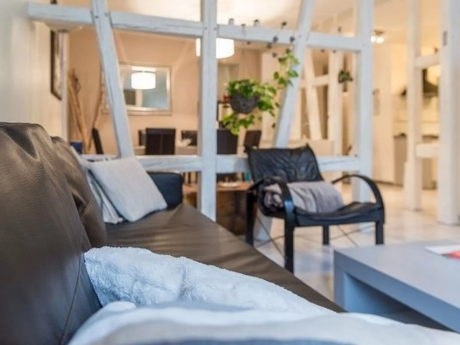 Mit zwei Garagenstellplätzen-Binnen