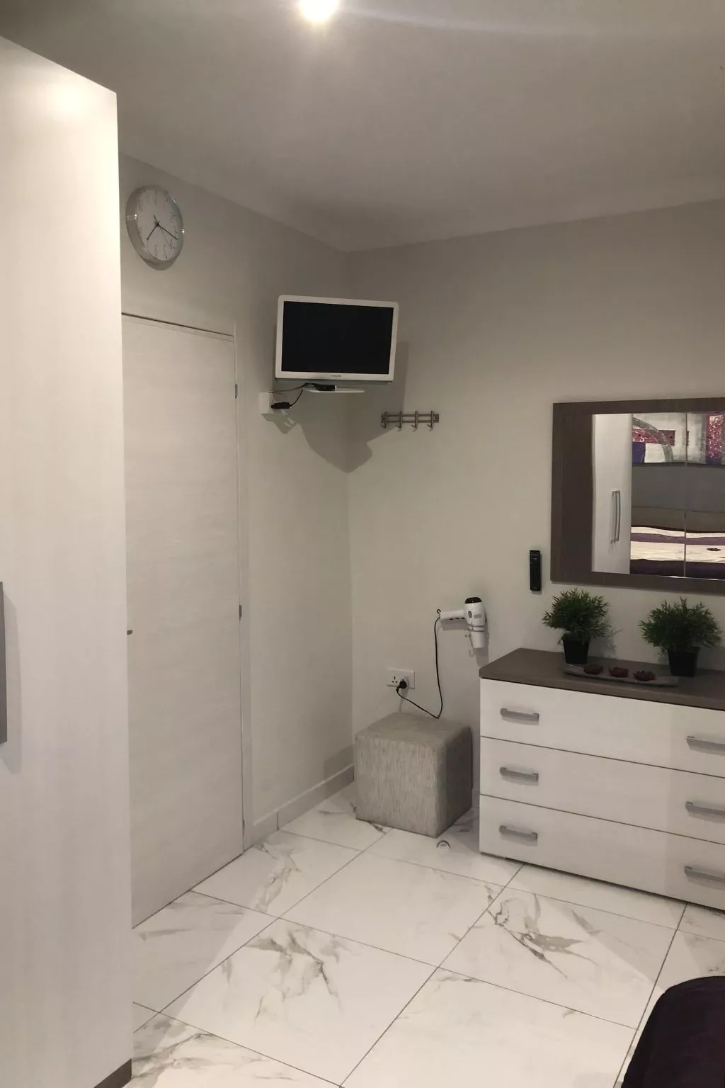 Klimatisierte Wohnung mit Grill und Terrasse-Image-tags.info