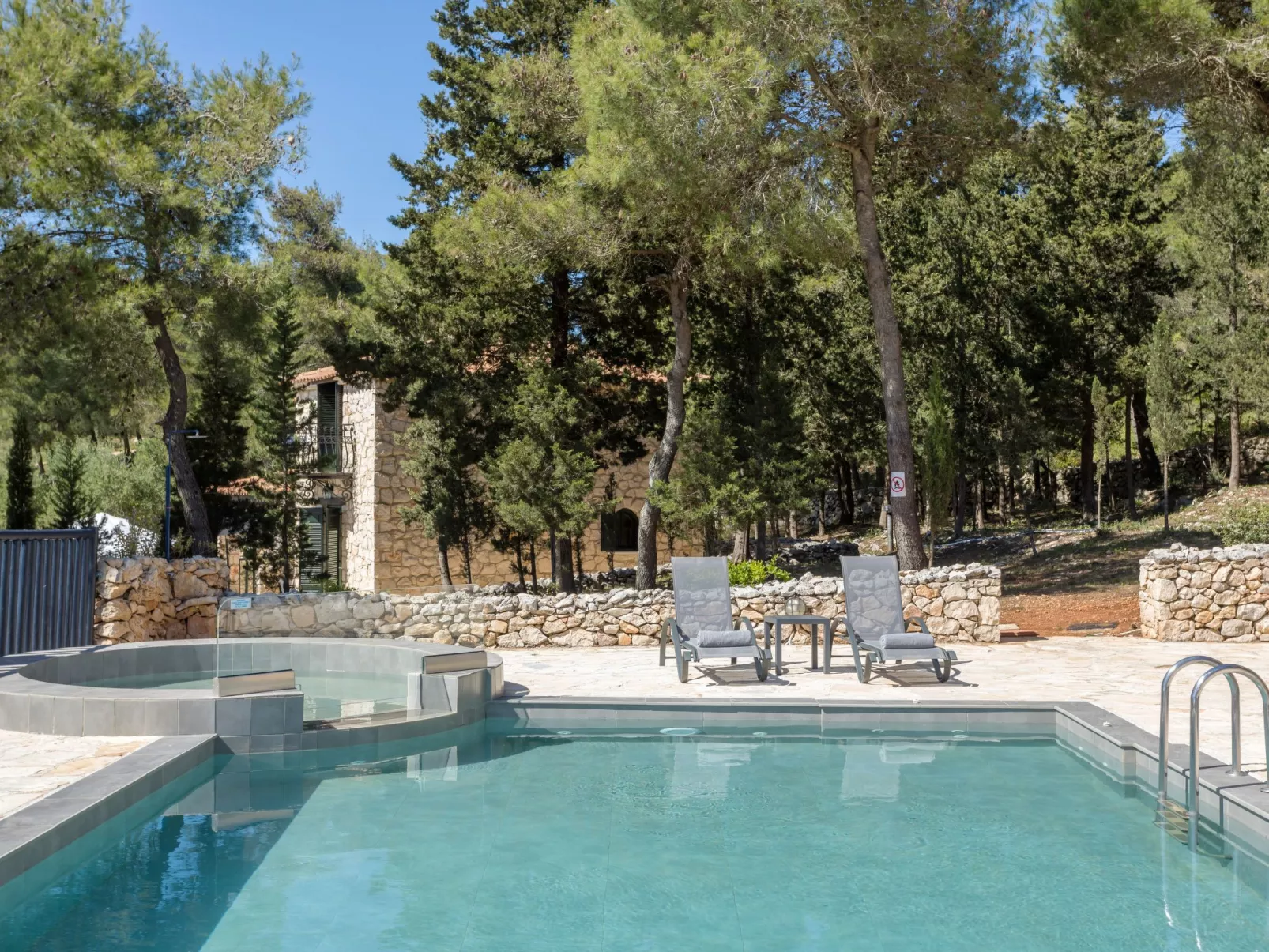 Villa Nefeli mit privatem Pool-Buiten