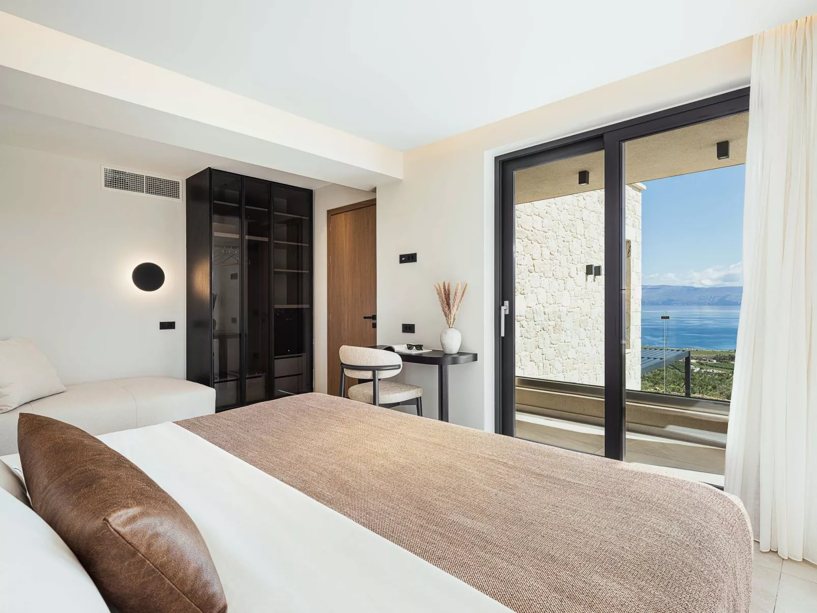 Rastoni Villa I 'Free' beheizter Pool, Panoramablick-Binnen