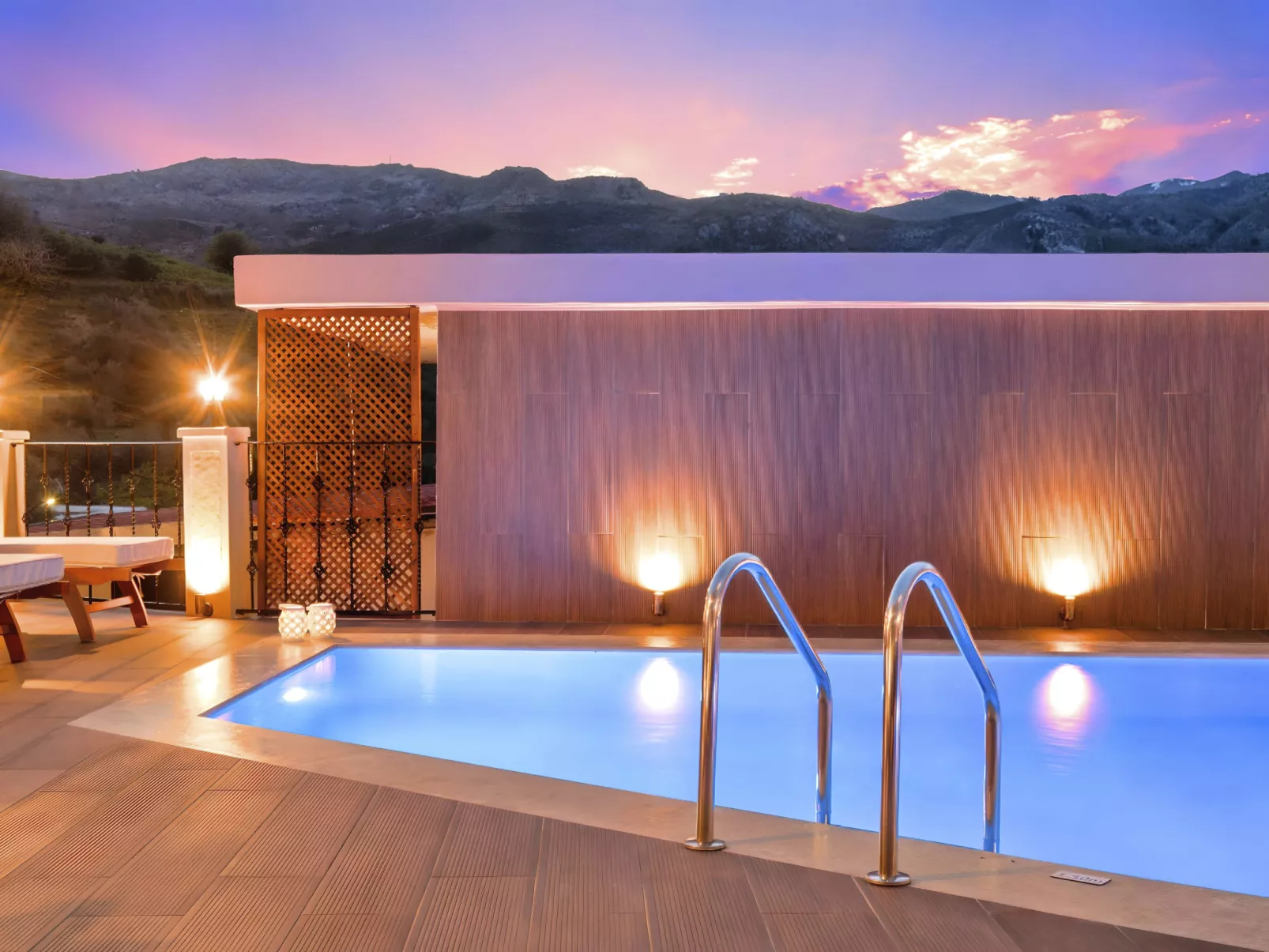 Petralis Luxus Villa Pool Whirlpool-Buiten