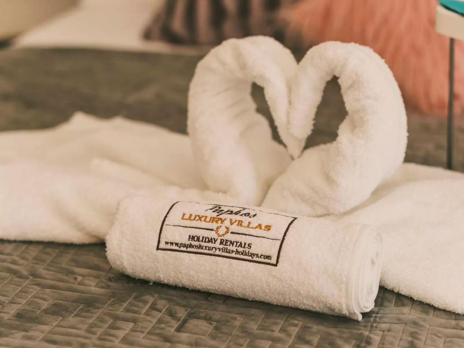 Luxuriöse Villa mit privatem Pool und Whirlpool-Binnen