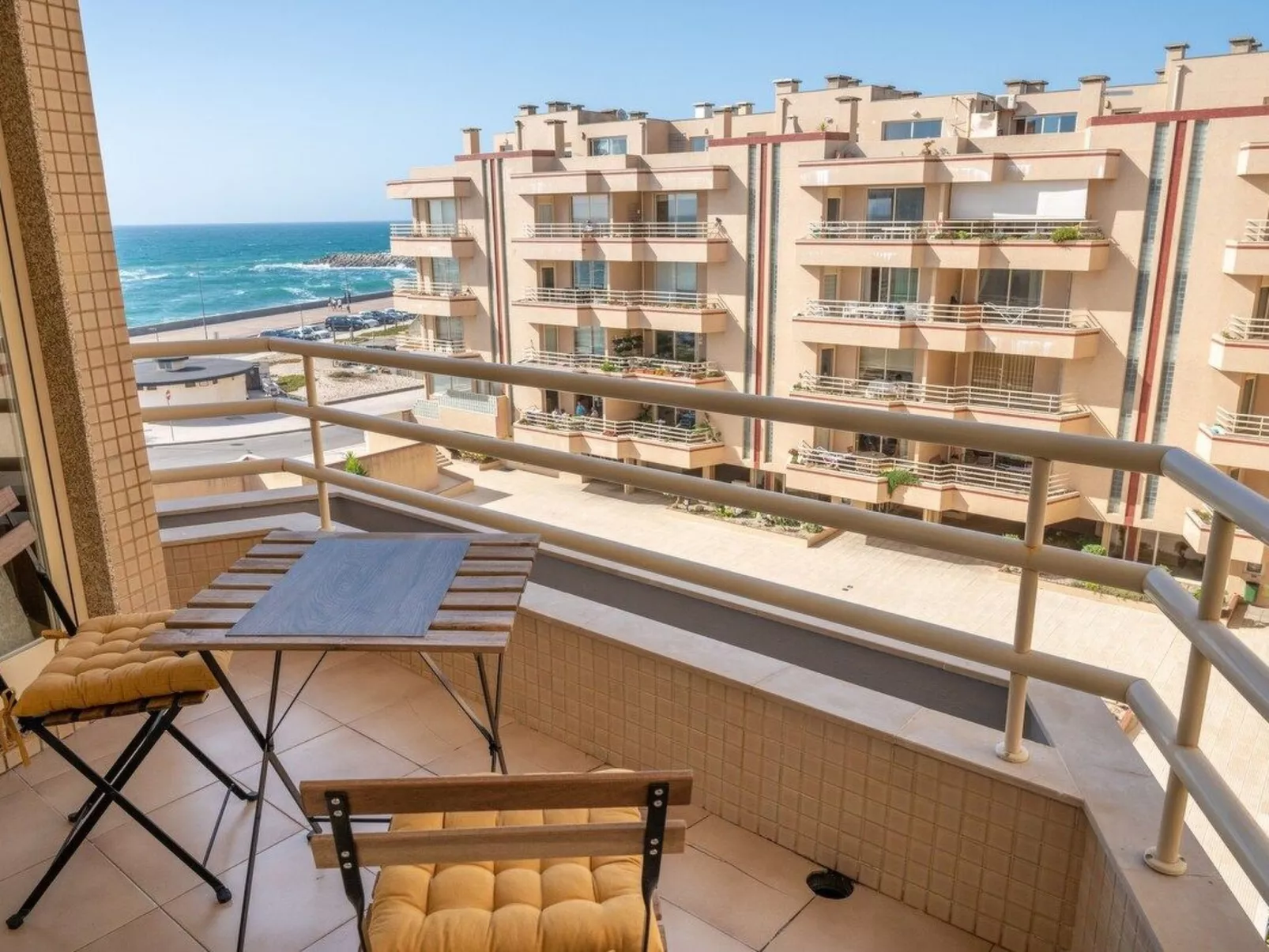 Meerblick First Line mit 2 Pools 5-Binnen