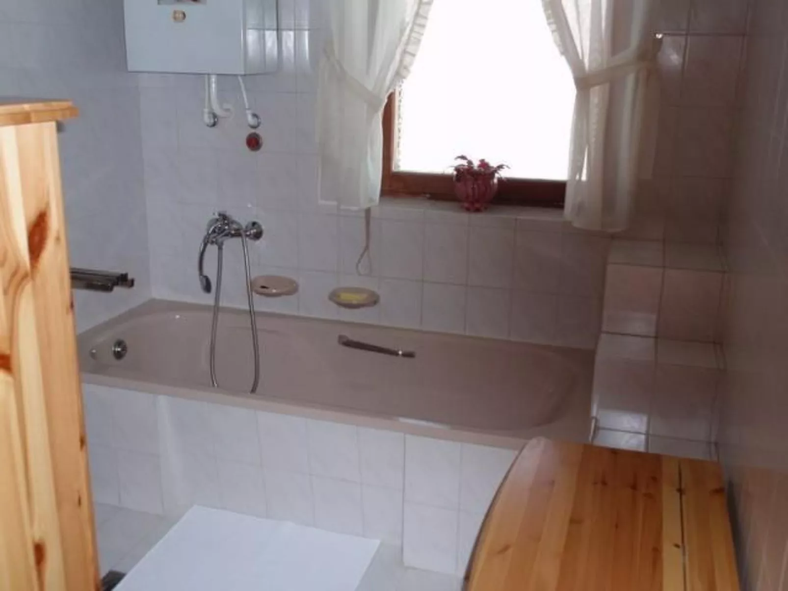 Wohnung mit Terrasse, Grill und Garten-Image-tags.info