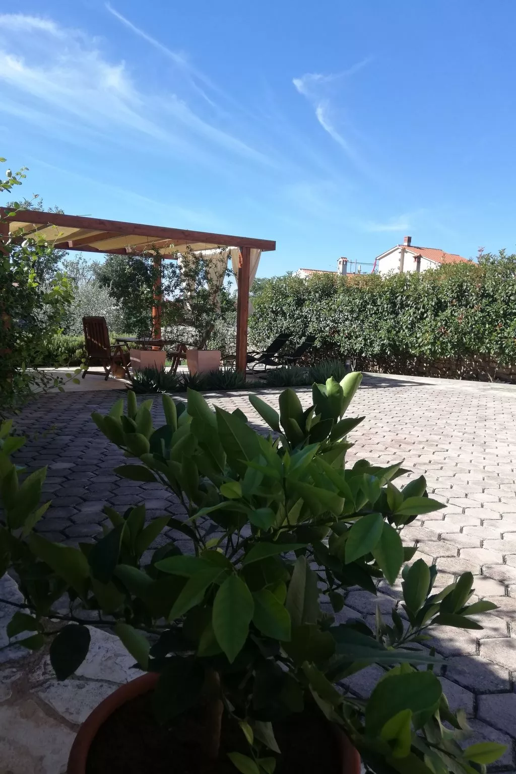 Haus Mirelia für zwei Personen mit Garten-Buiten