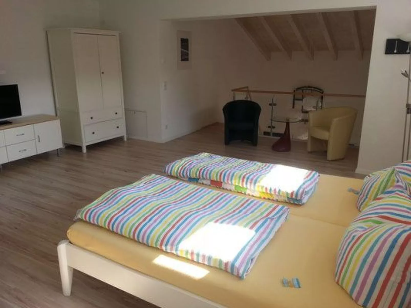 Moderne Maisonette-Wohnung mit Terrasse-Binnen