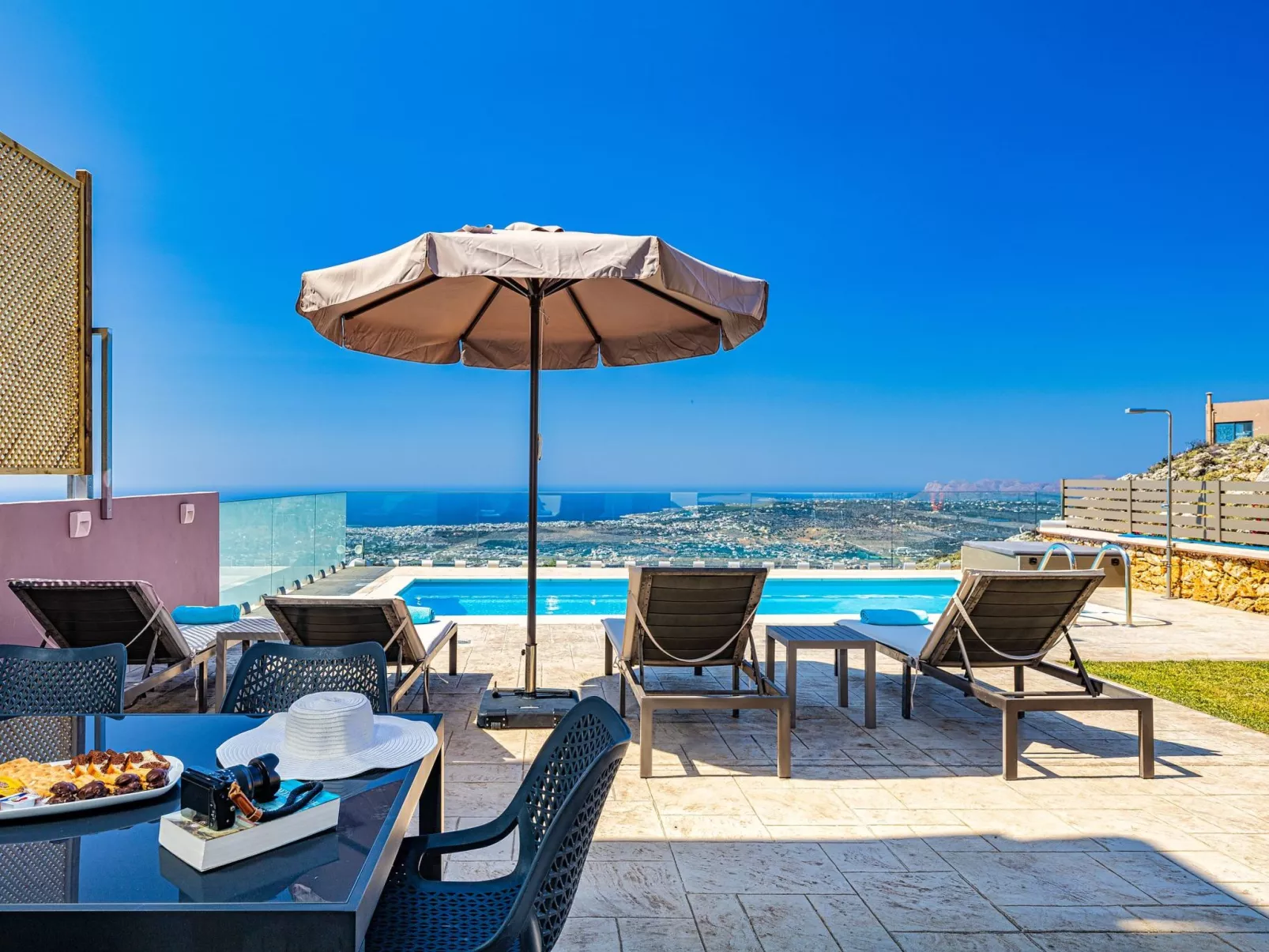 "Villa Nektar" mit privatem Pool-Buiten