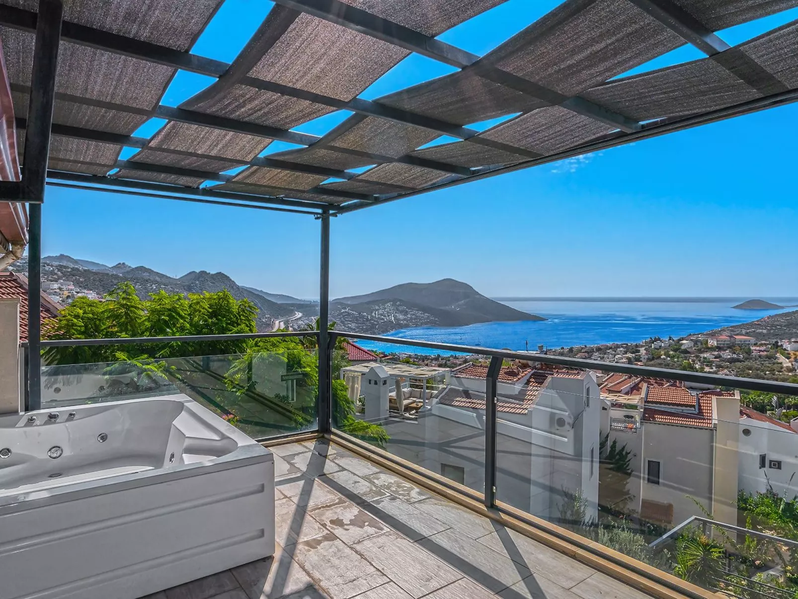 Villa in Kalkan nähe Zentrum und Meer für 8 P.-Binnen