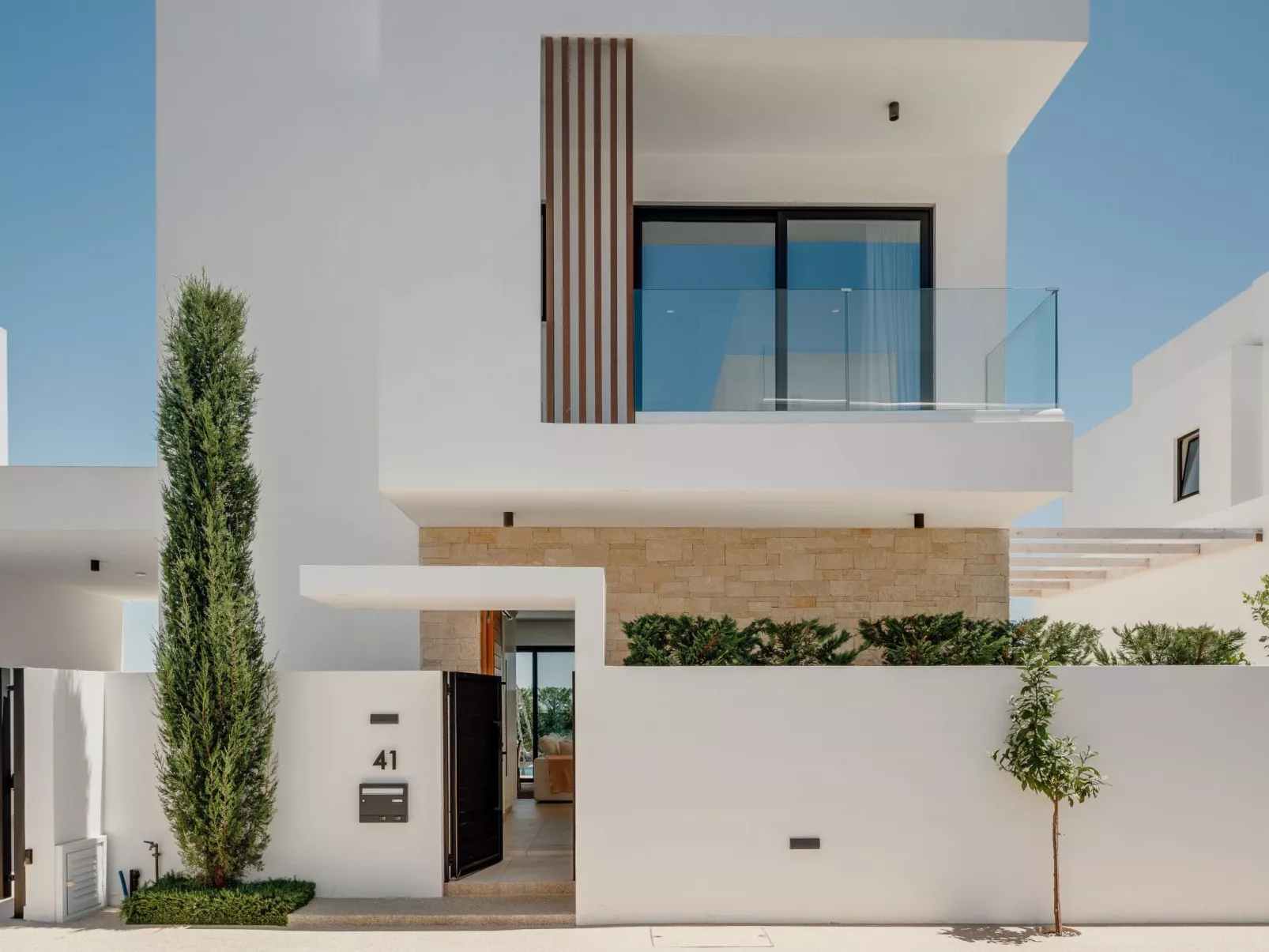 "Hercules 41" mit privatem Parkplatz-Buiten