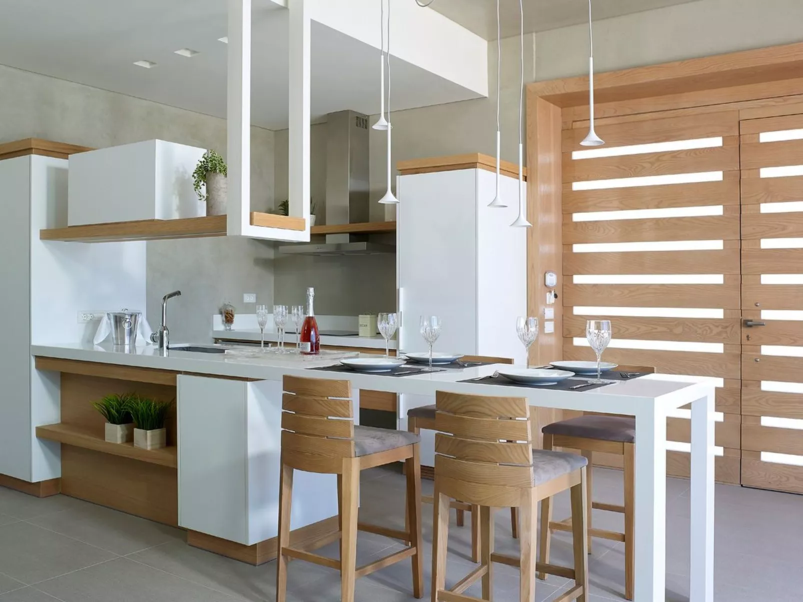 Youphoria Beachfront Estate-Binnen