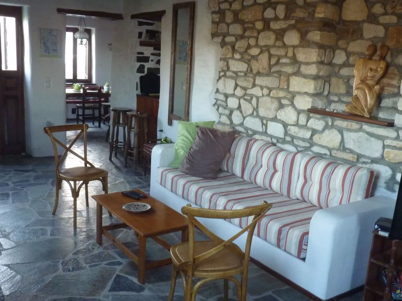 Apollon Paradise-Binnen