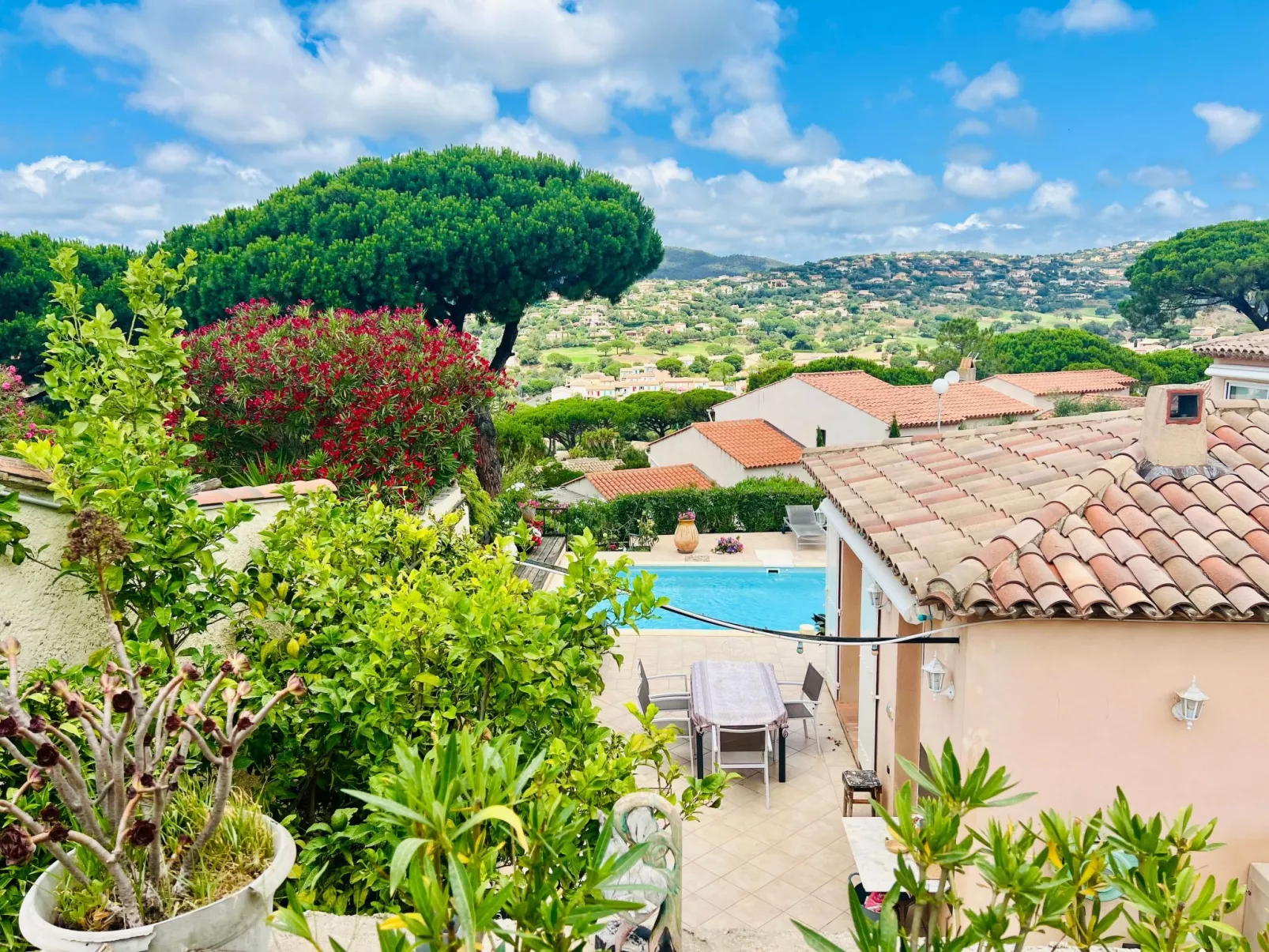 "Villa Cypangha"-Buiten