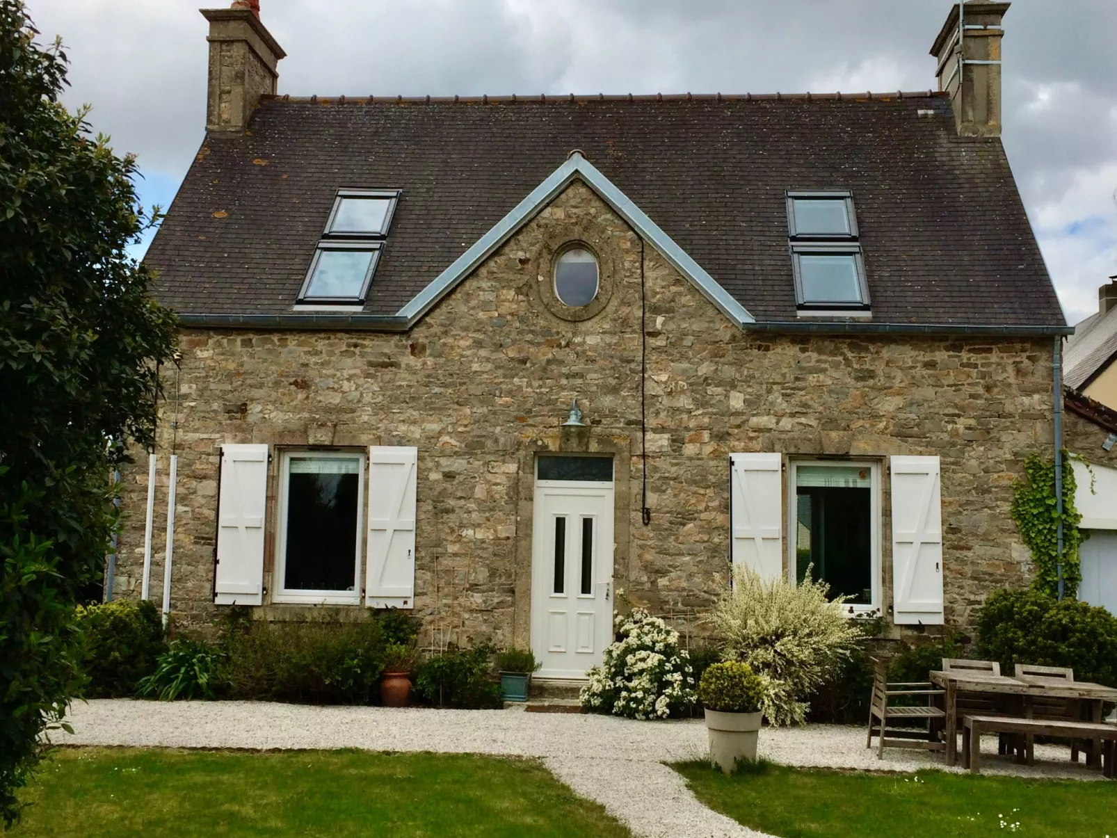 Charmantes Steinhaus in der Nähe des Meeres-Buiten