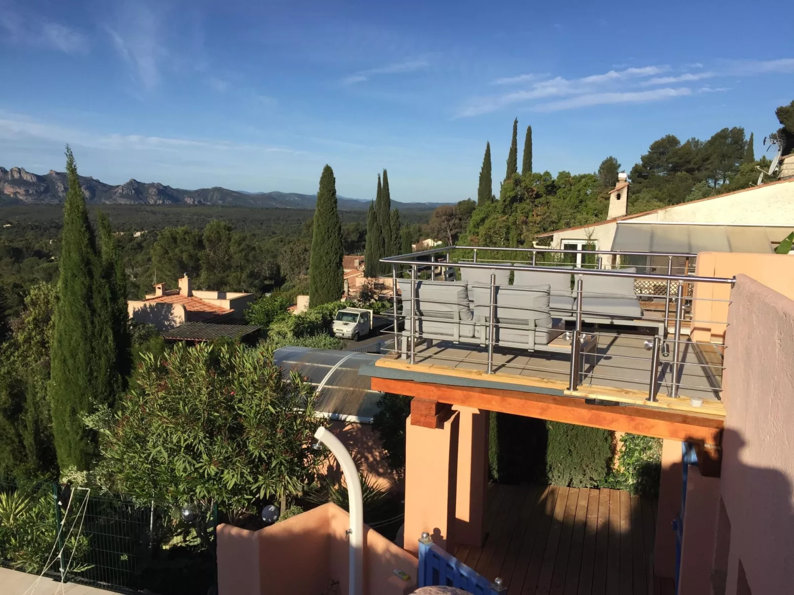 Kleine Villa an der Cote d´Azur-Buiten