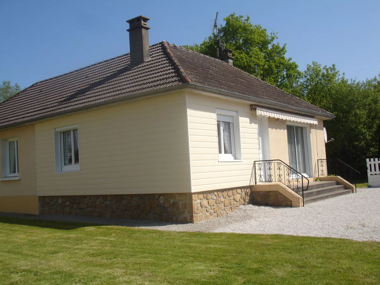 "Pavillon" mit eigenem Parkplatz-Buiten