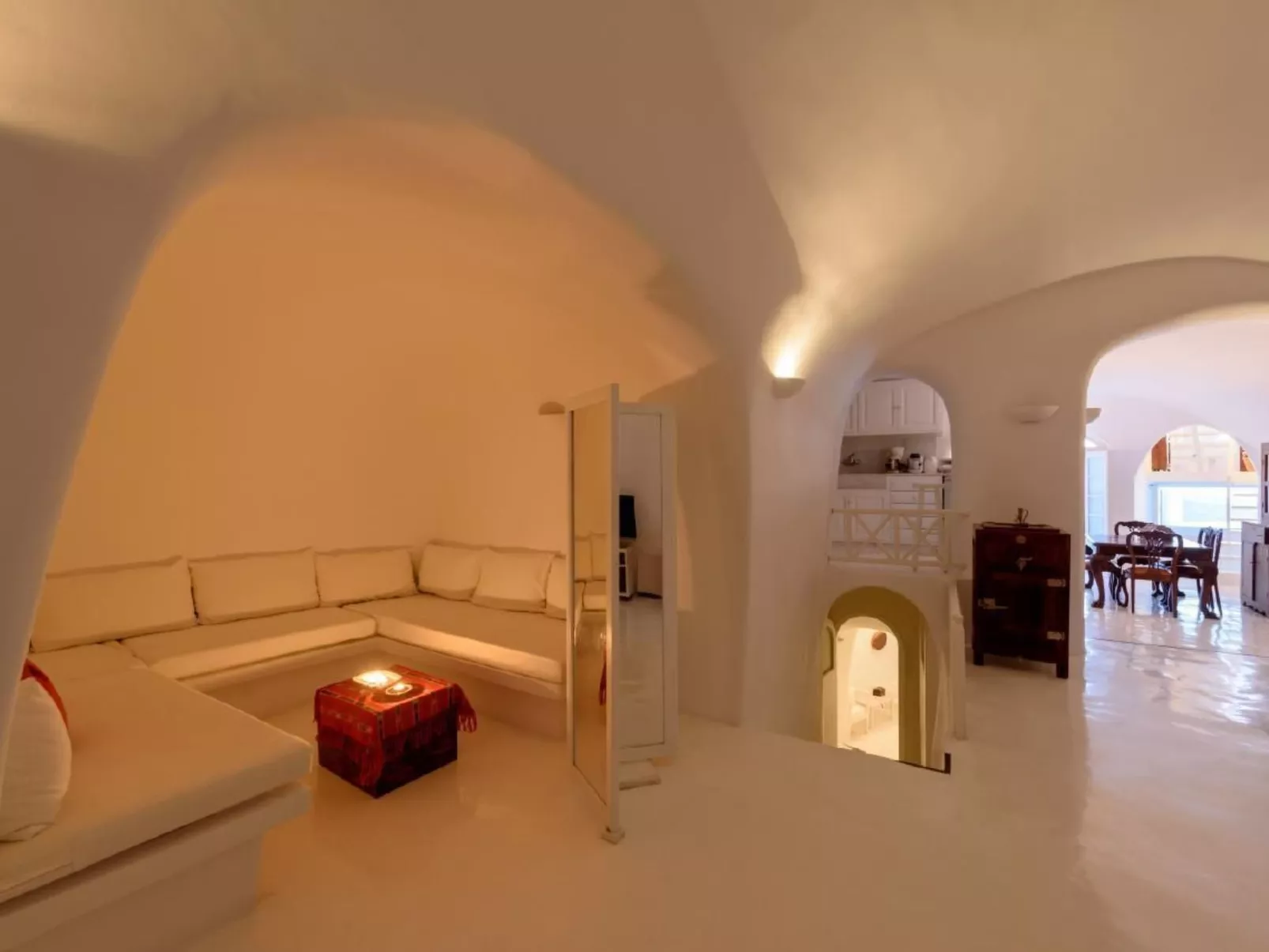 Charaktervolle Villa mit Tauchbecken und fantastischer Aussicht-Binnen