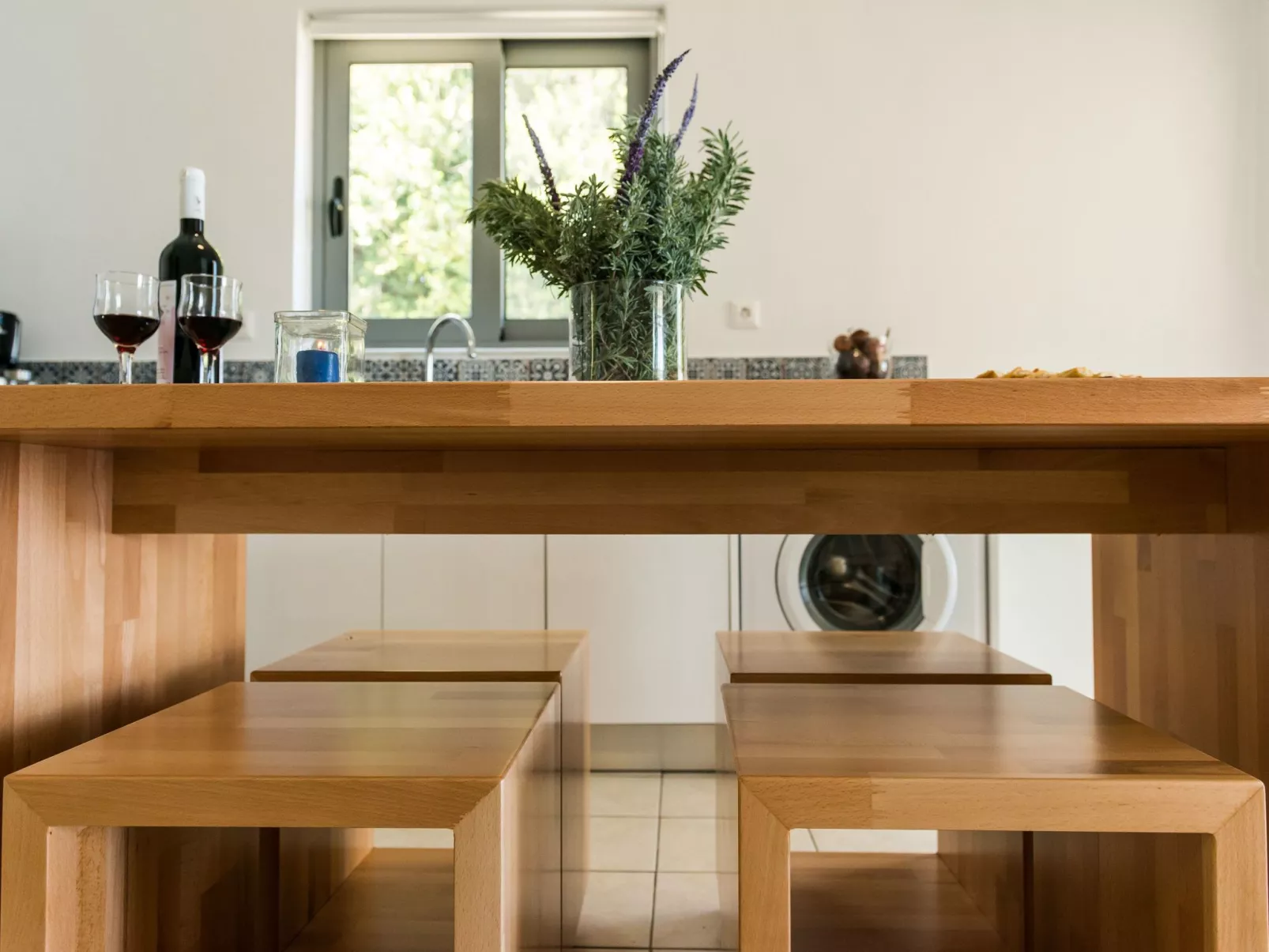 "Thea Thalassa" mit eigenem Pool-Binnen