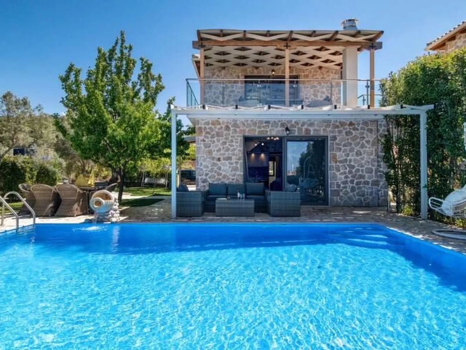 Luxuriöse Steinvilla Emily nahe dem Strand von Mylos-Image-tags.info