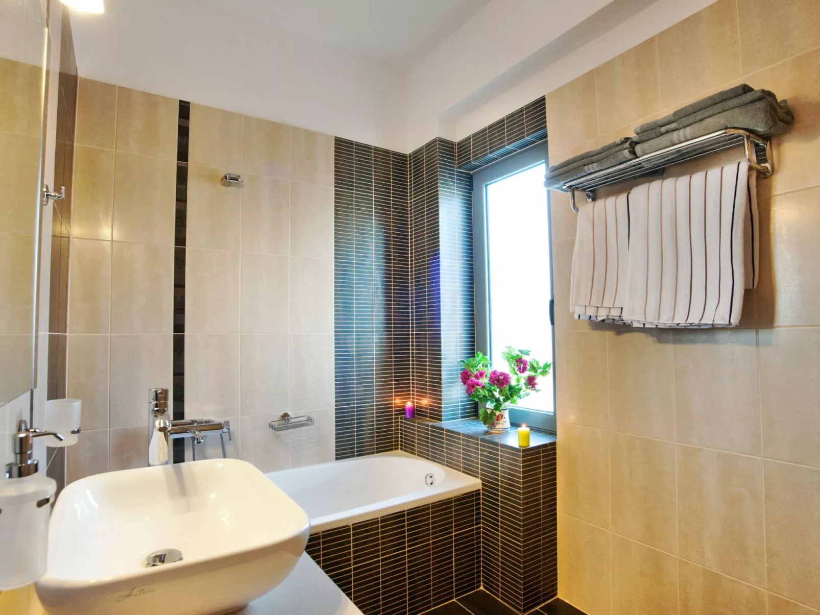 Villa Levantes - Ferienhaus in Mithimna mit Pool-Binnen