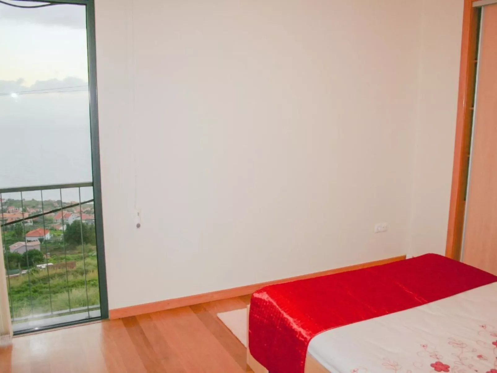 "Silva Sol" mit Blick auf das Wasser-Image-tags.info