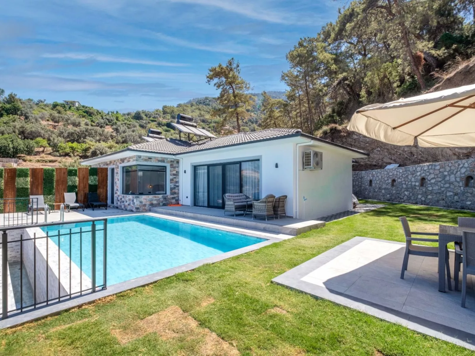 Villa mit Infinitypool in Fethiye Faralya-Binnen