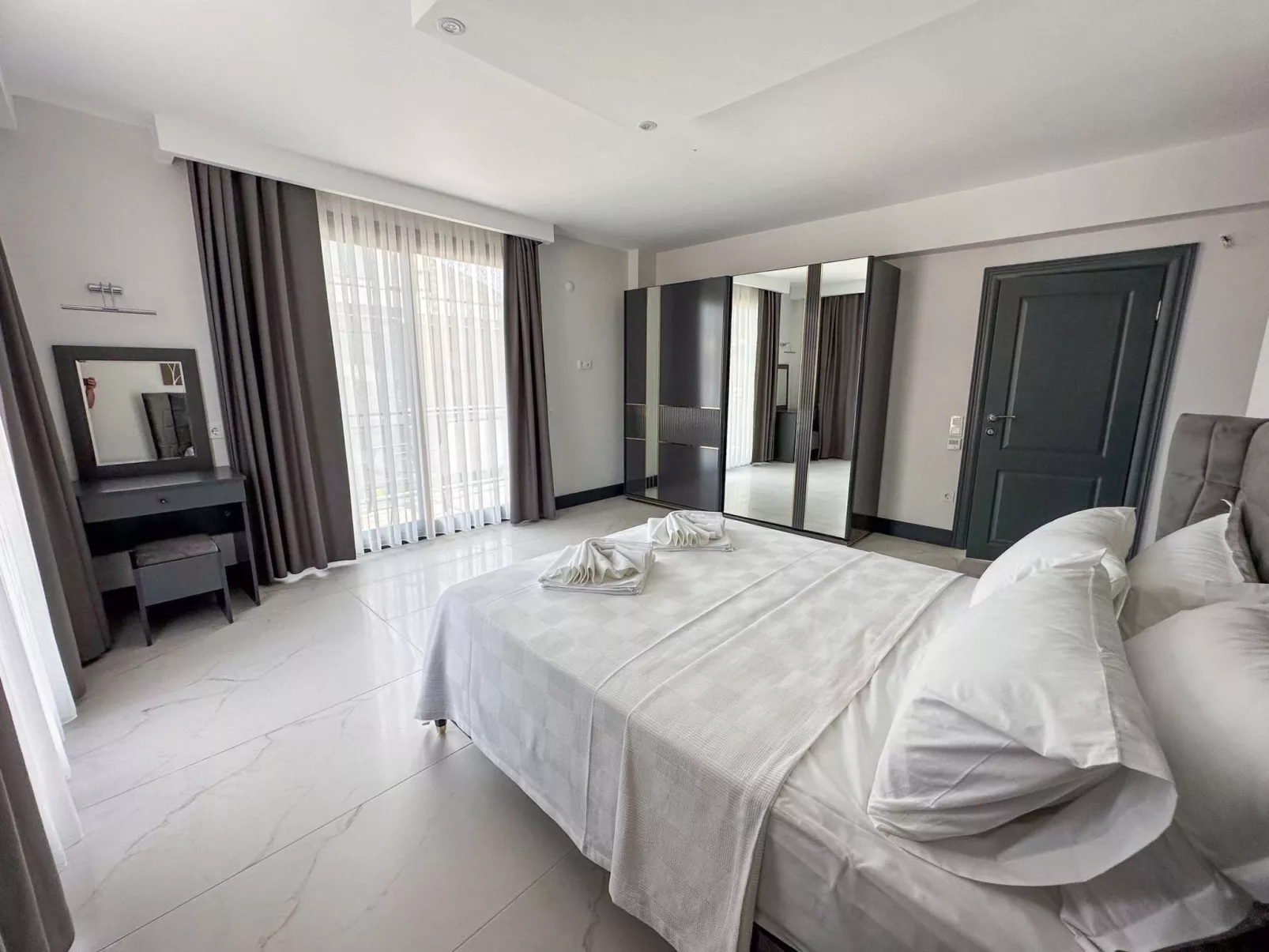 Luxuriöse Villa "Galaxy V2", 300 Meter vom Meer-Binnen