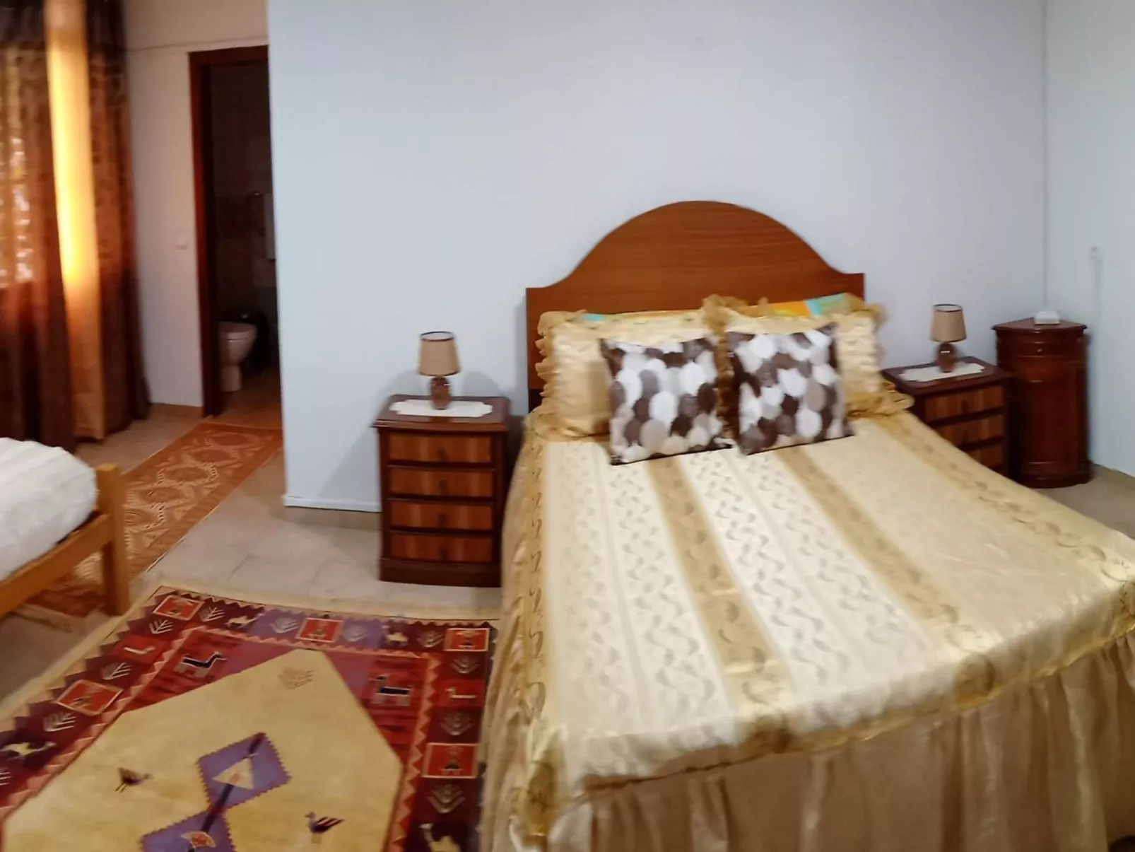 Mit eigenem Pool-Binnen