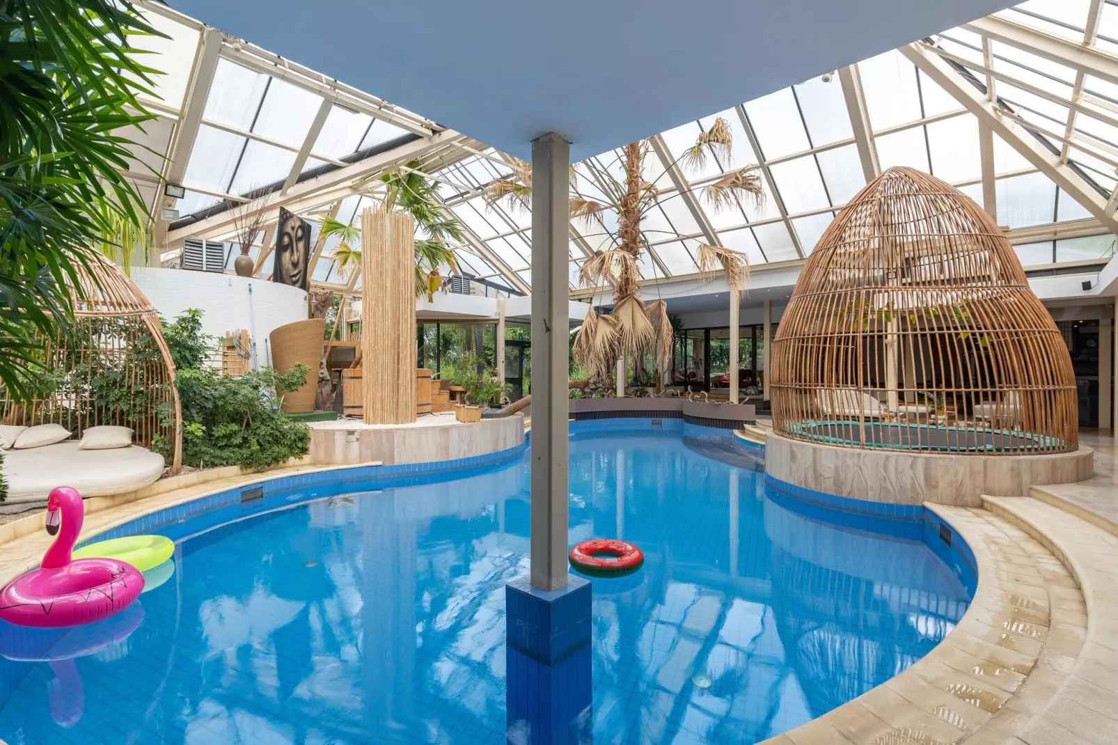 poolofhouse