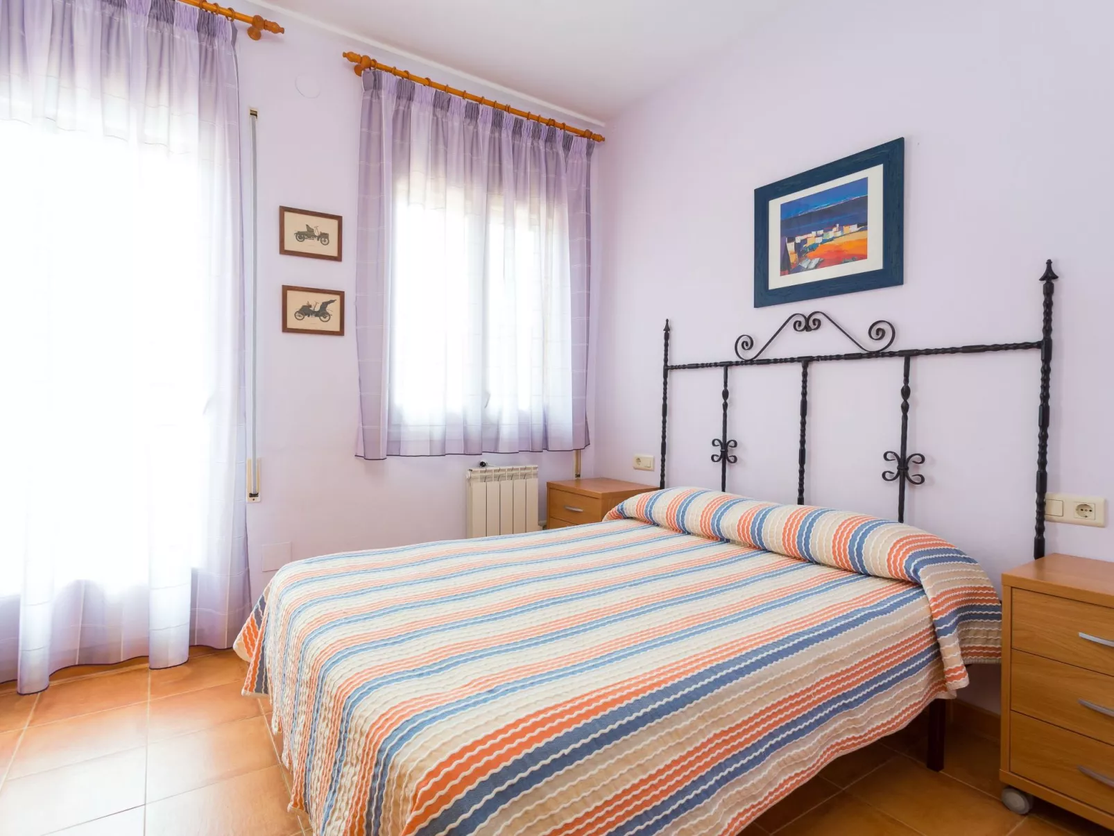 Großes Haus mit Schwimmbad und Barbecue-Binnen