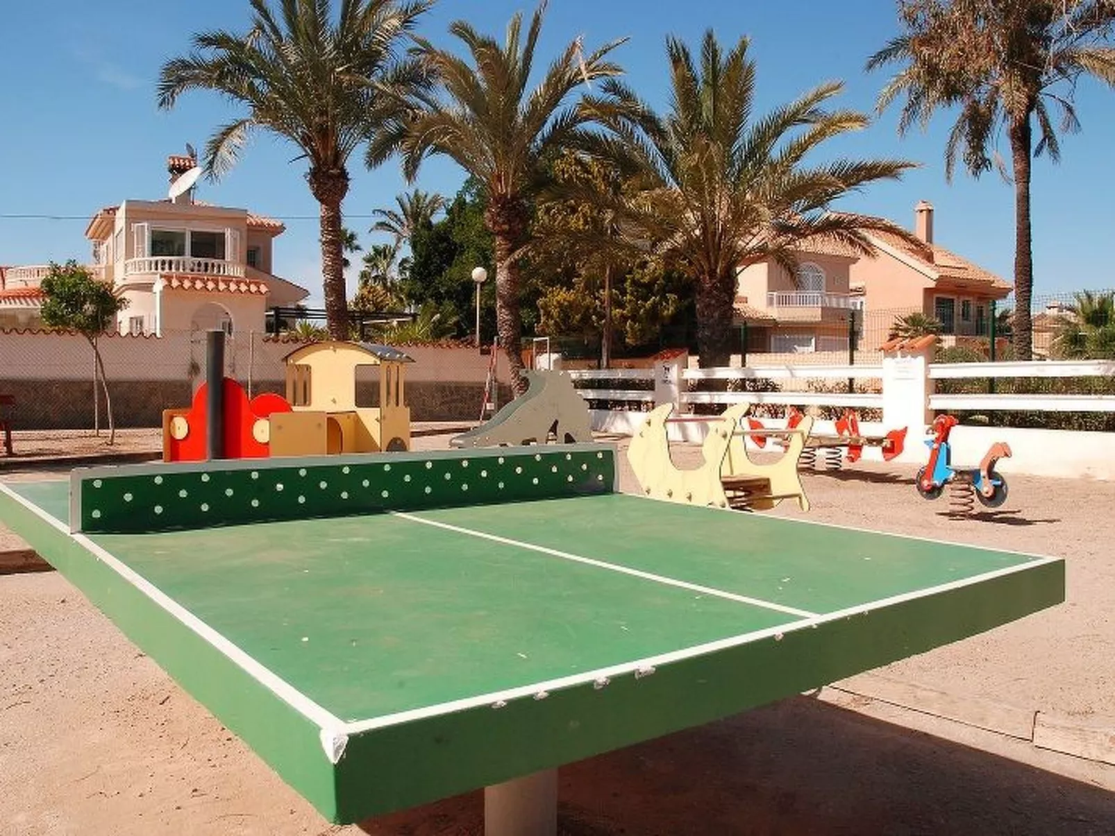 Studio-Appartement mit Terrasse-Image-tags.info