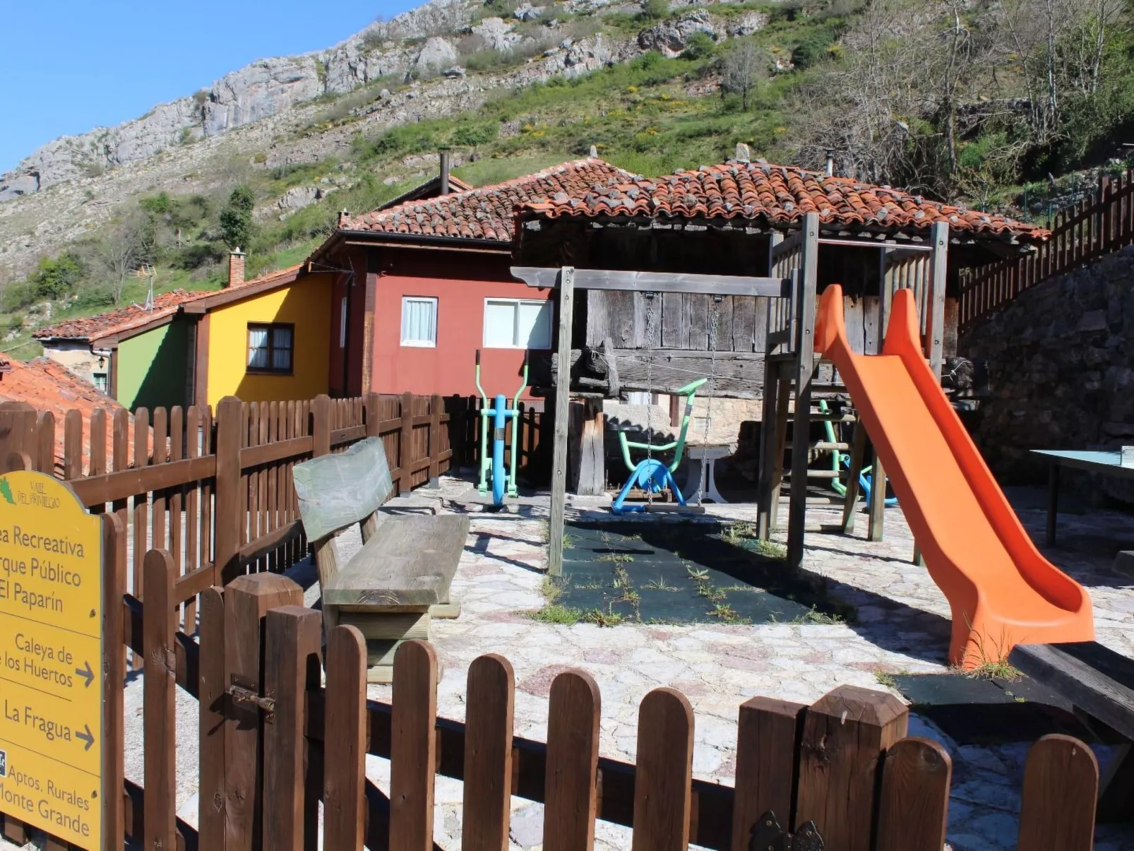 Berghütte mit Terrasse, Kamin und Jacuzzi-Image-tags.info